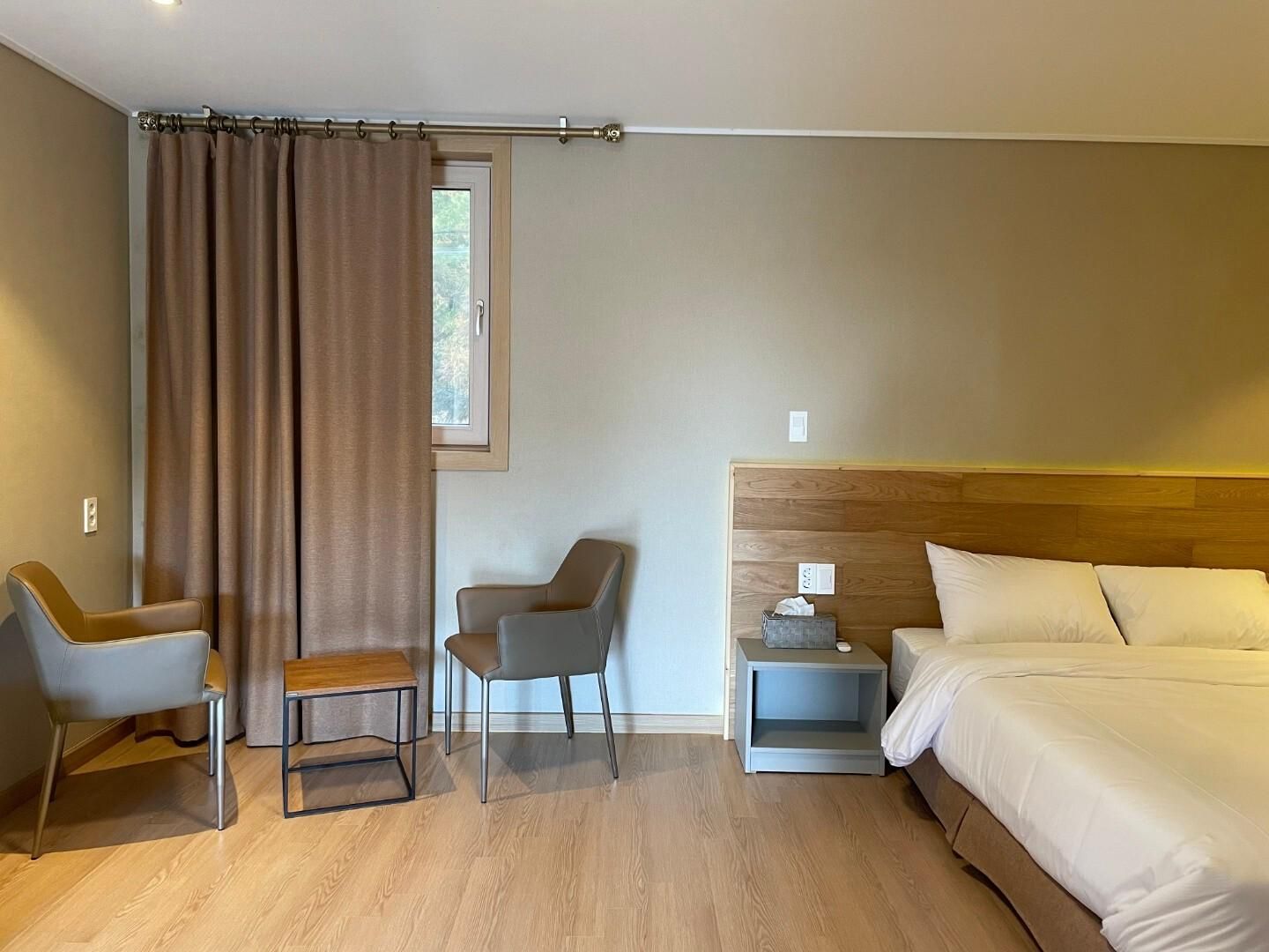 101 (Hotel style studio)