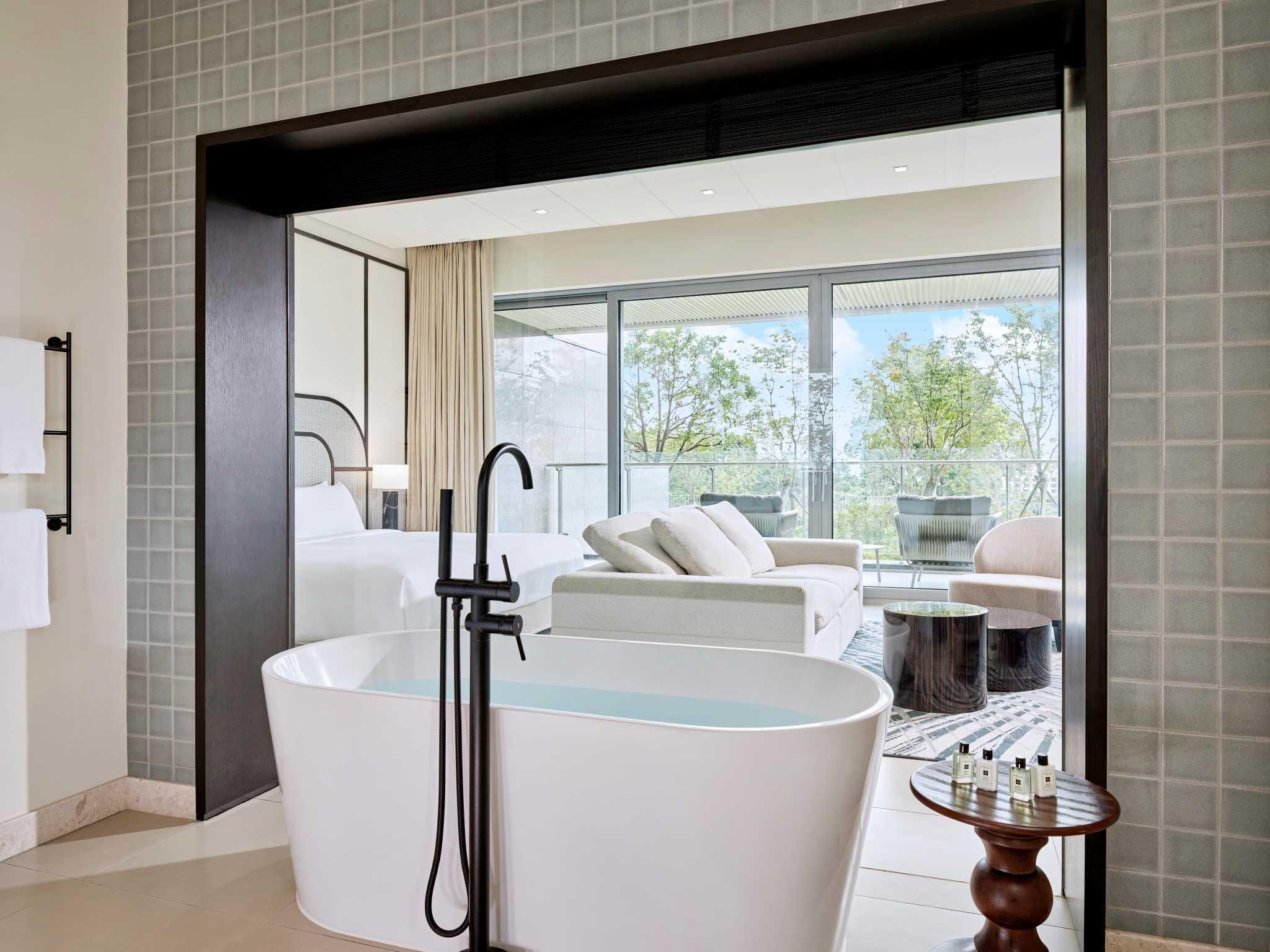 Hill Studio Suite Garden View Twin