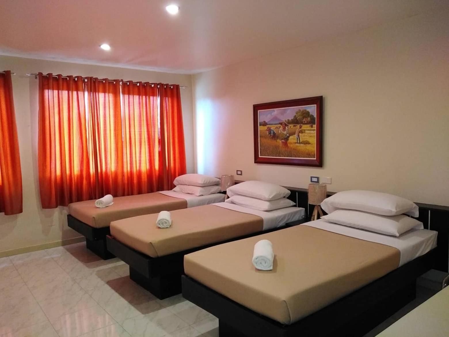 Royale House Hotel Davao powered by Cocotel Triple Room 2