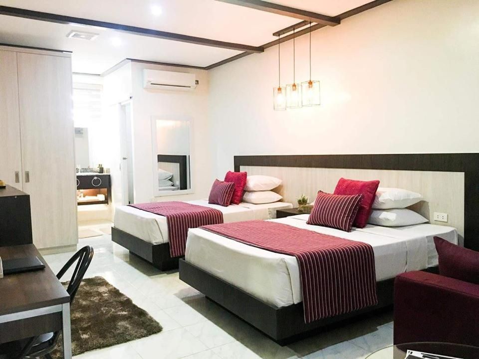 Royale House Hotel Davao powered by Cocotel Suite