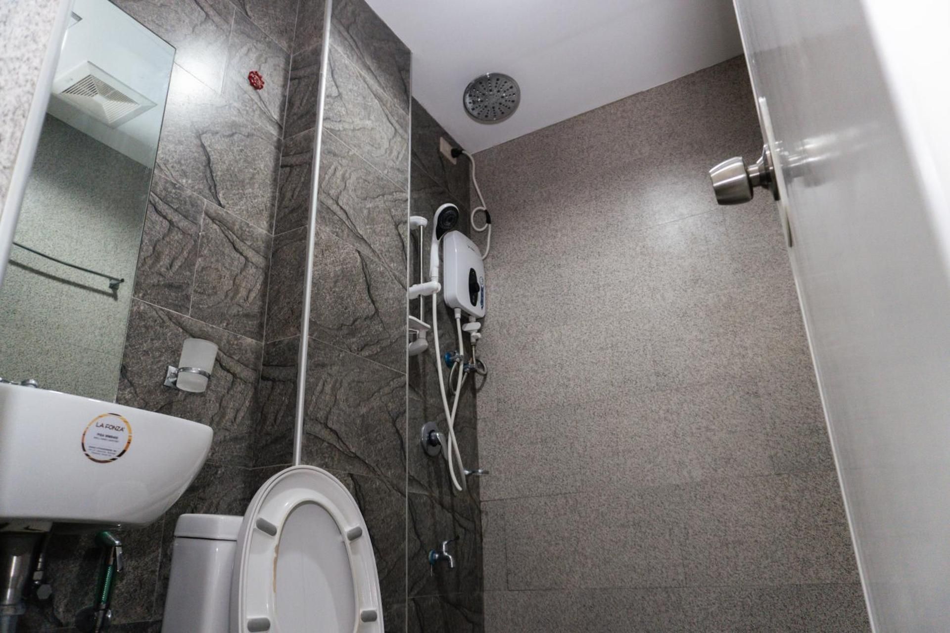 The JRJF Hotel near Tagum Terminal Deluxe Double Room 3