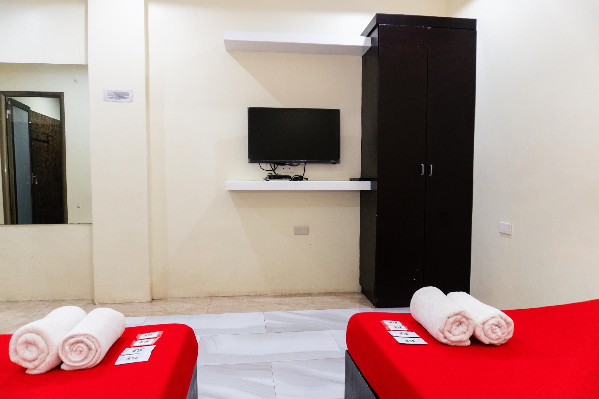 The JRJF Hotel near Tagum Terminal Standard Familly Room 2