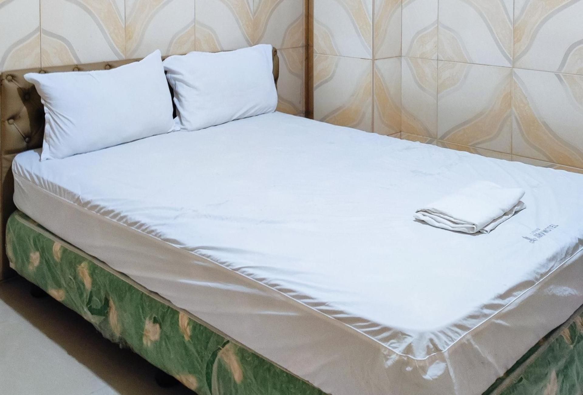 RedDoorz @ PVC Pension Haus Deluxe Double Room