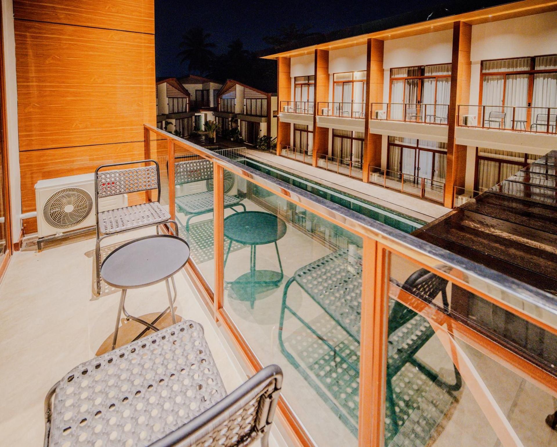 Grand Palm Villas & Hotel Standard 2