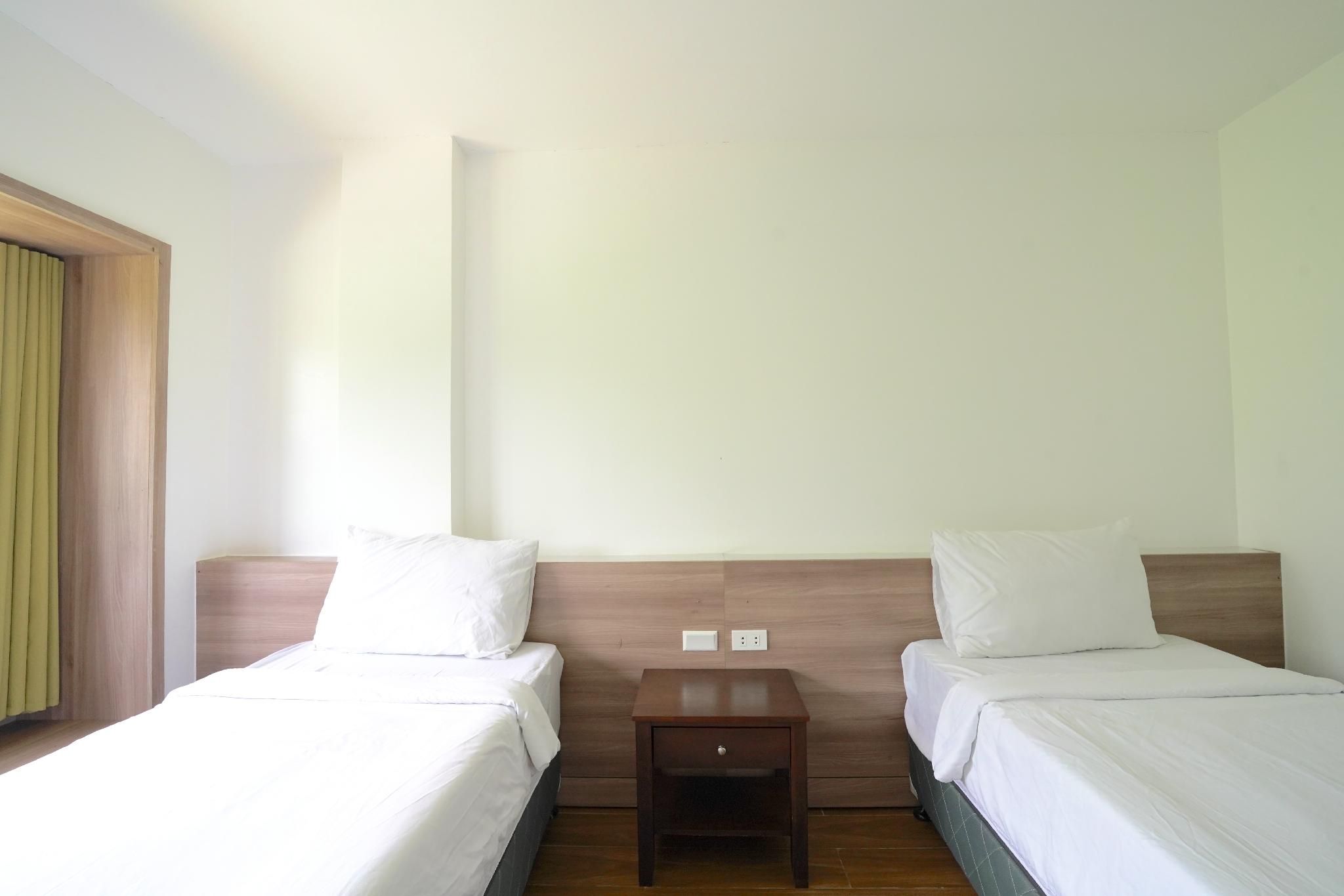 Deluxe Room Twin Bed