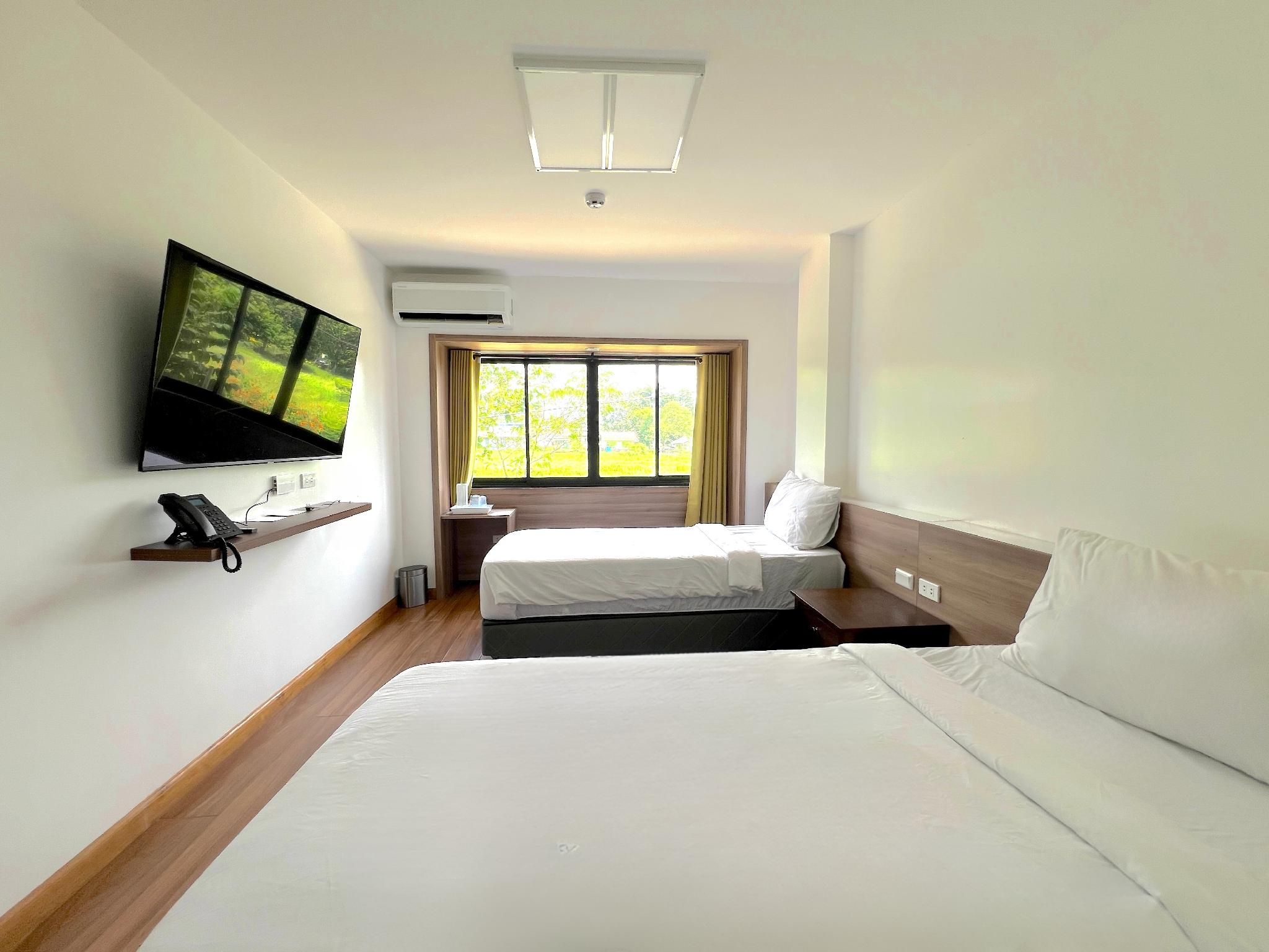 Deluxe Room Twin Bed
