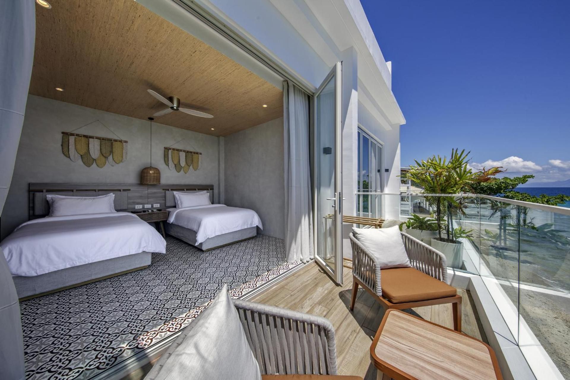 Deluxe Double or Twin Room with Sea View
