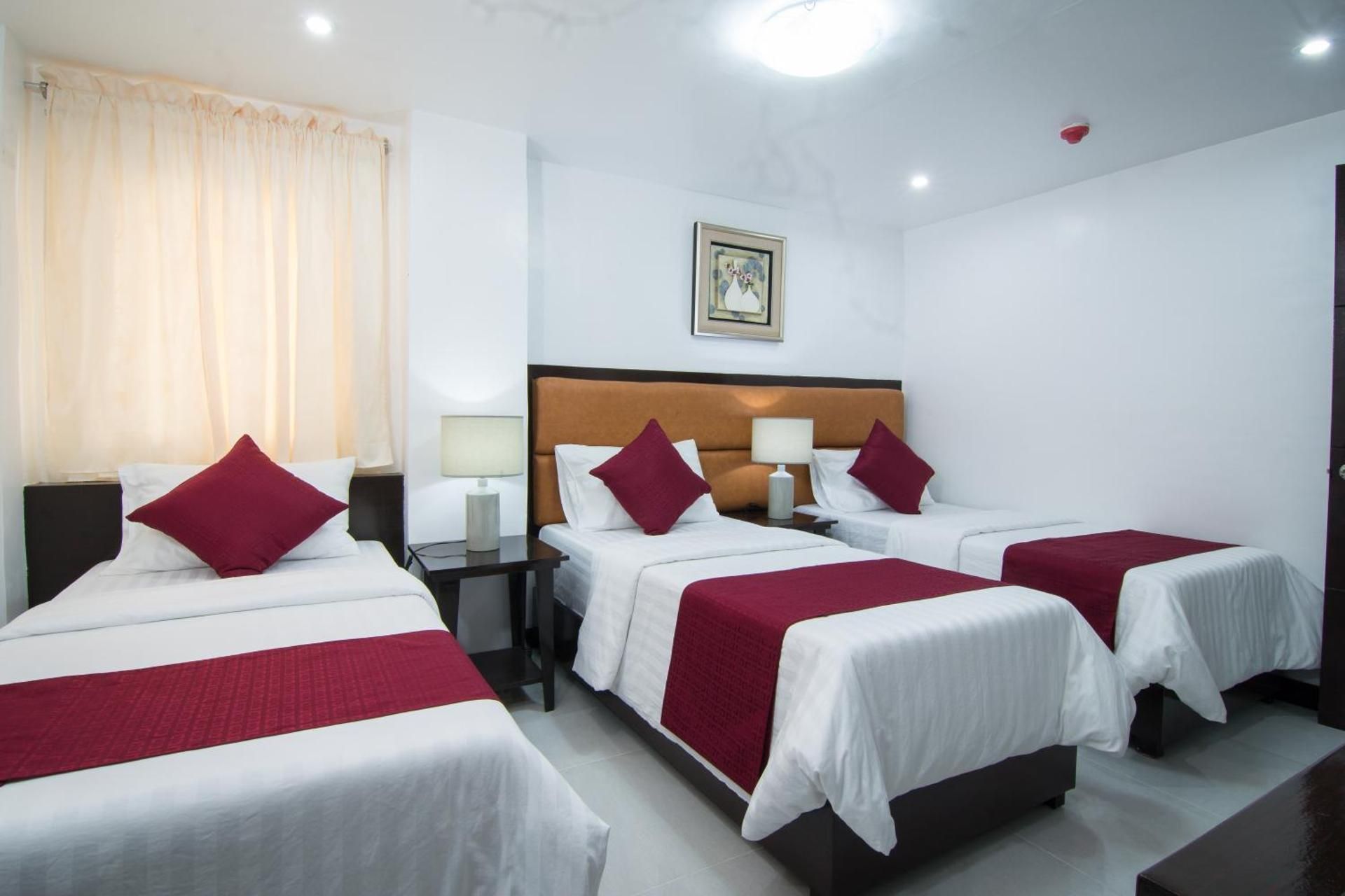 Diamond Hotel And Resto Executive Triple 3