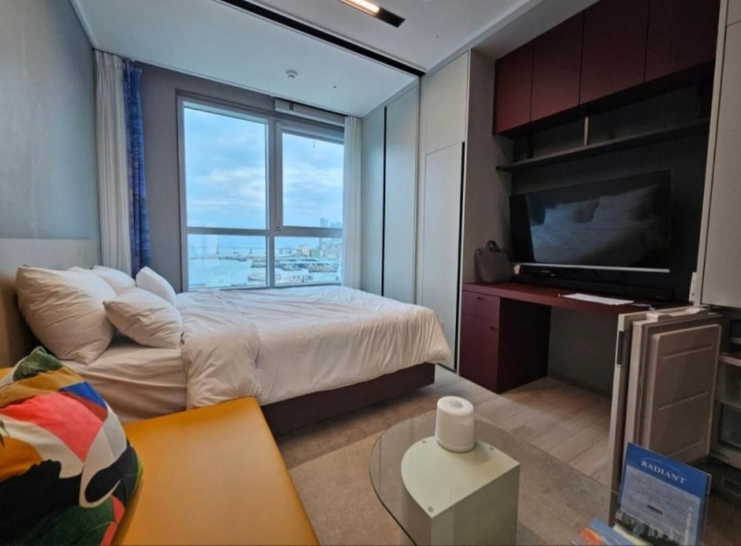 One-Bedroom Apartment With Ocean View