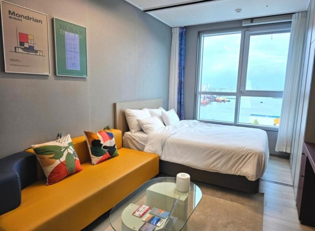 One-Bedroom Apartment With Ocean View