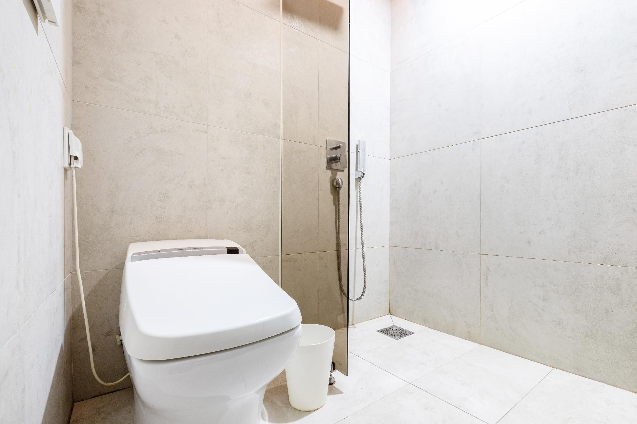 Late check-in - Room random (consecutive nights not allowed, save on expensive parking fees in down