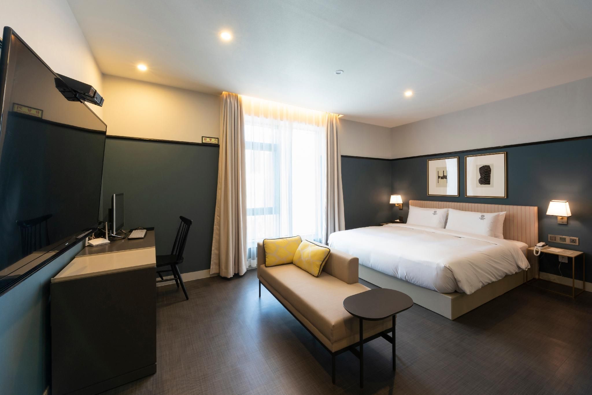 6587451_19021109270072122141