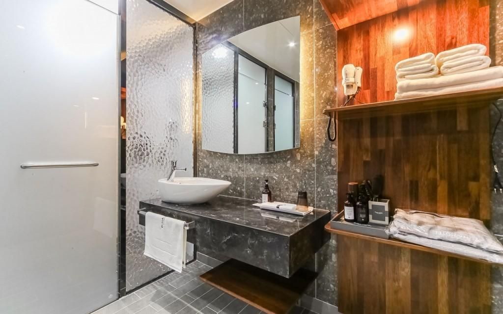 Yuna Hotel Business Suite Twin 3