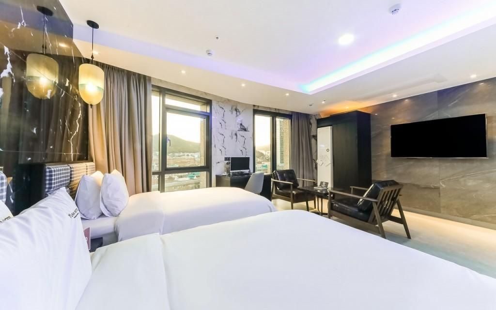 Yuna Hotel Business Suite Twin 2