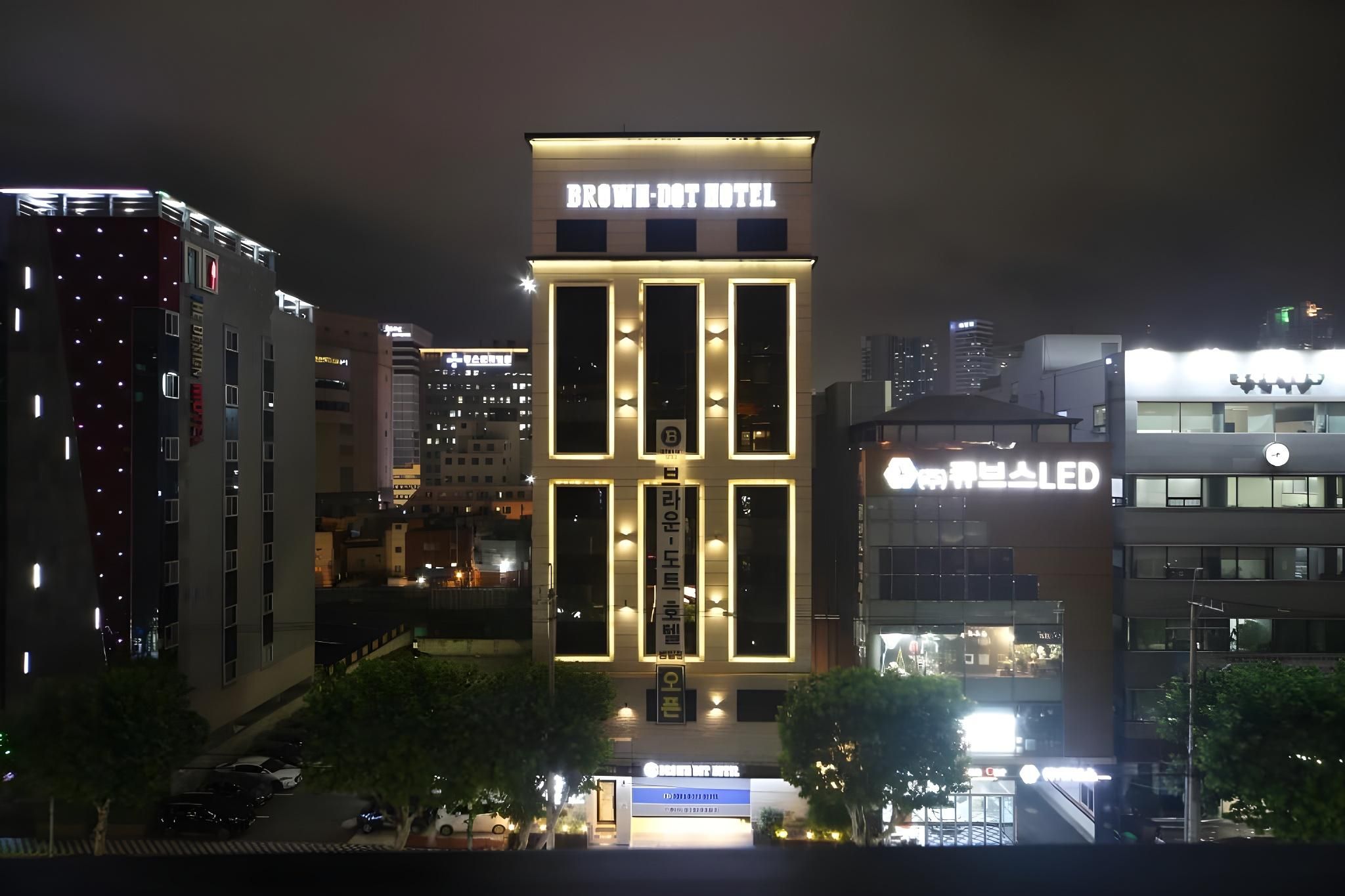 Brown-Dot Hotel Beomil