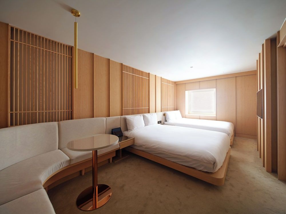 UH Continental CenterPoint Family Spa Suite 2