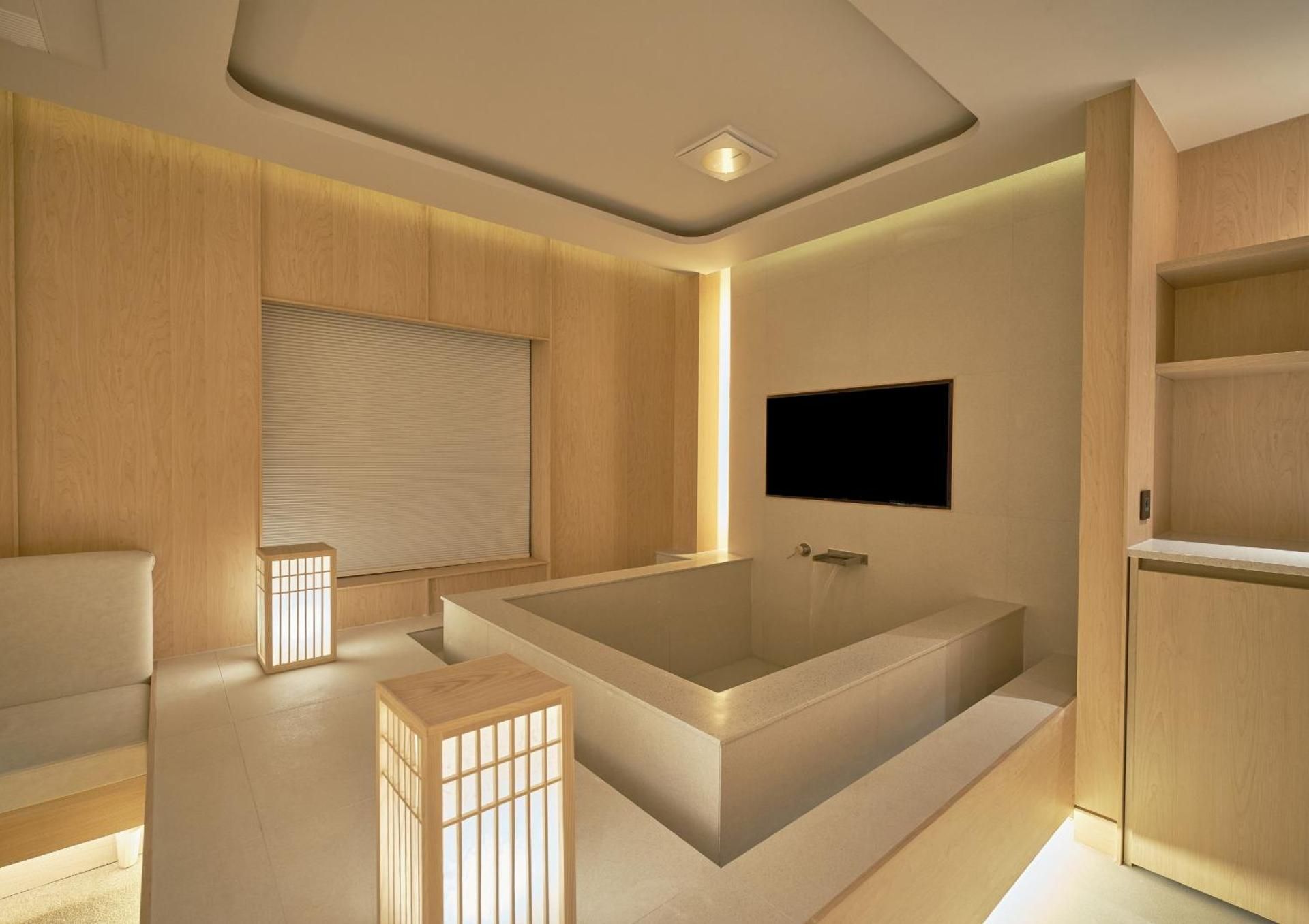 UH Continental CenterPoint Family Bunk Bed Spa Room