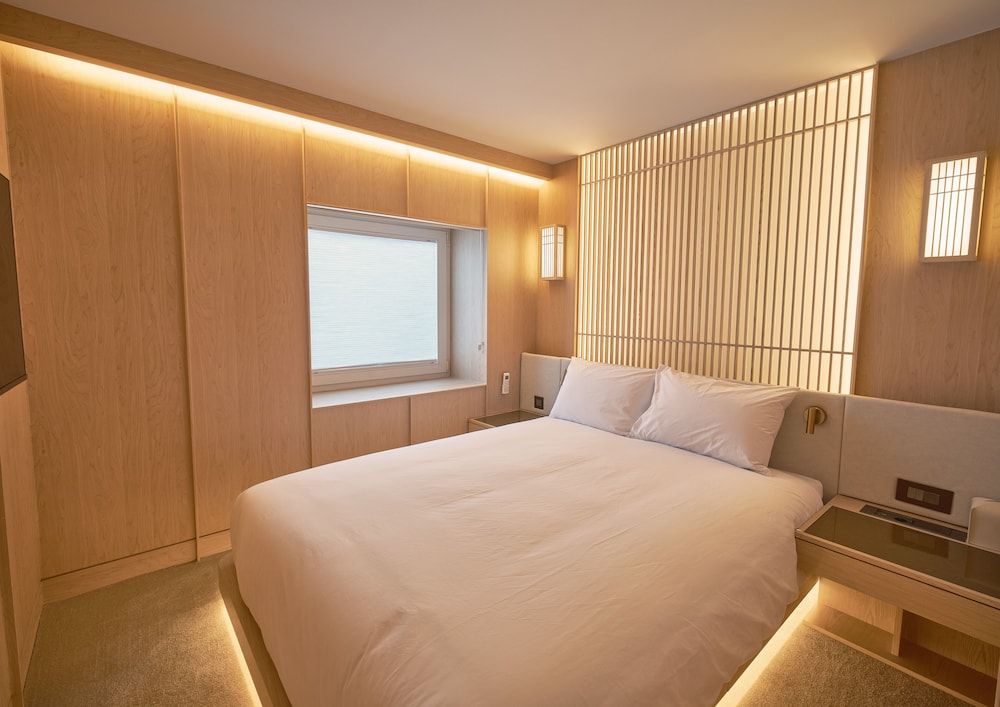 UH Continental CenterPoint Family Spa Suite 3