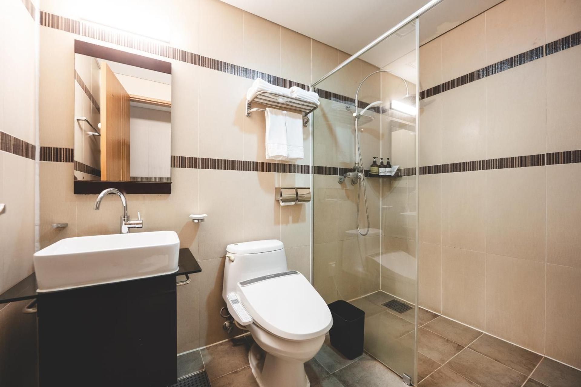 Sunset Hotel (Korea Quality) Standard Double - City View 3