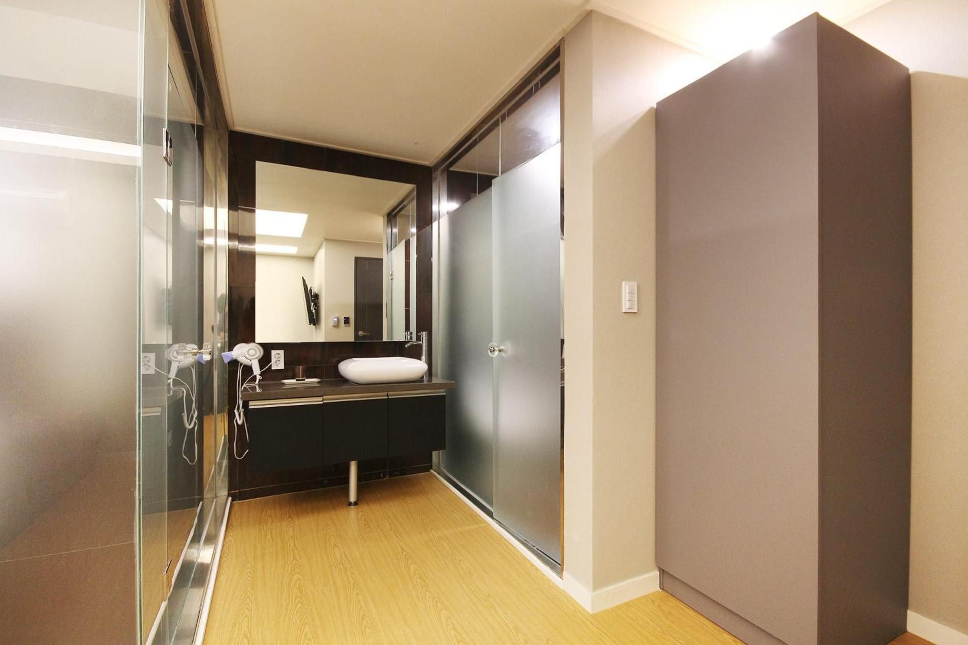 Superior Twin Room for 3 People