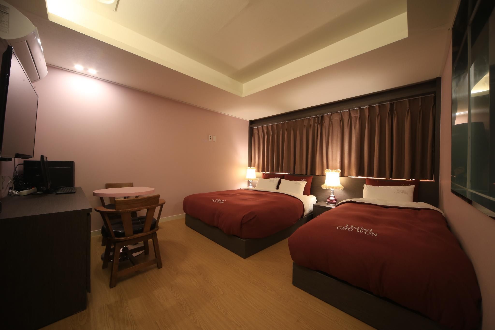 Superior Twin Room for 3 People