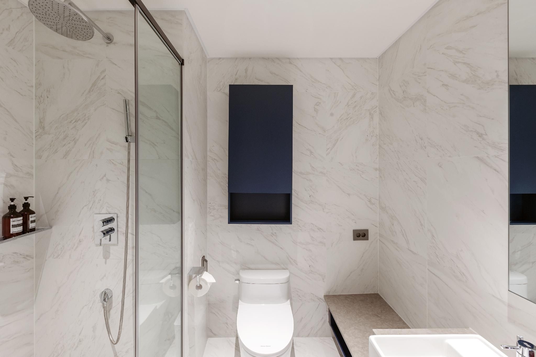 Deluxe Family Twin City View