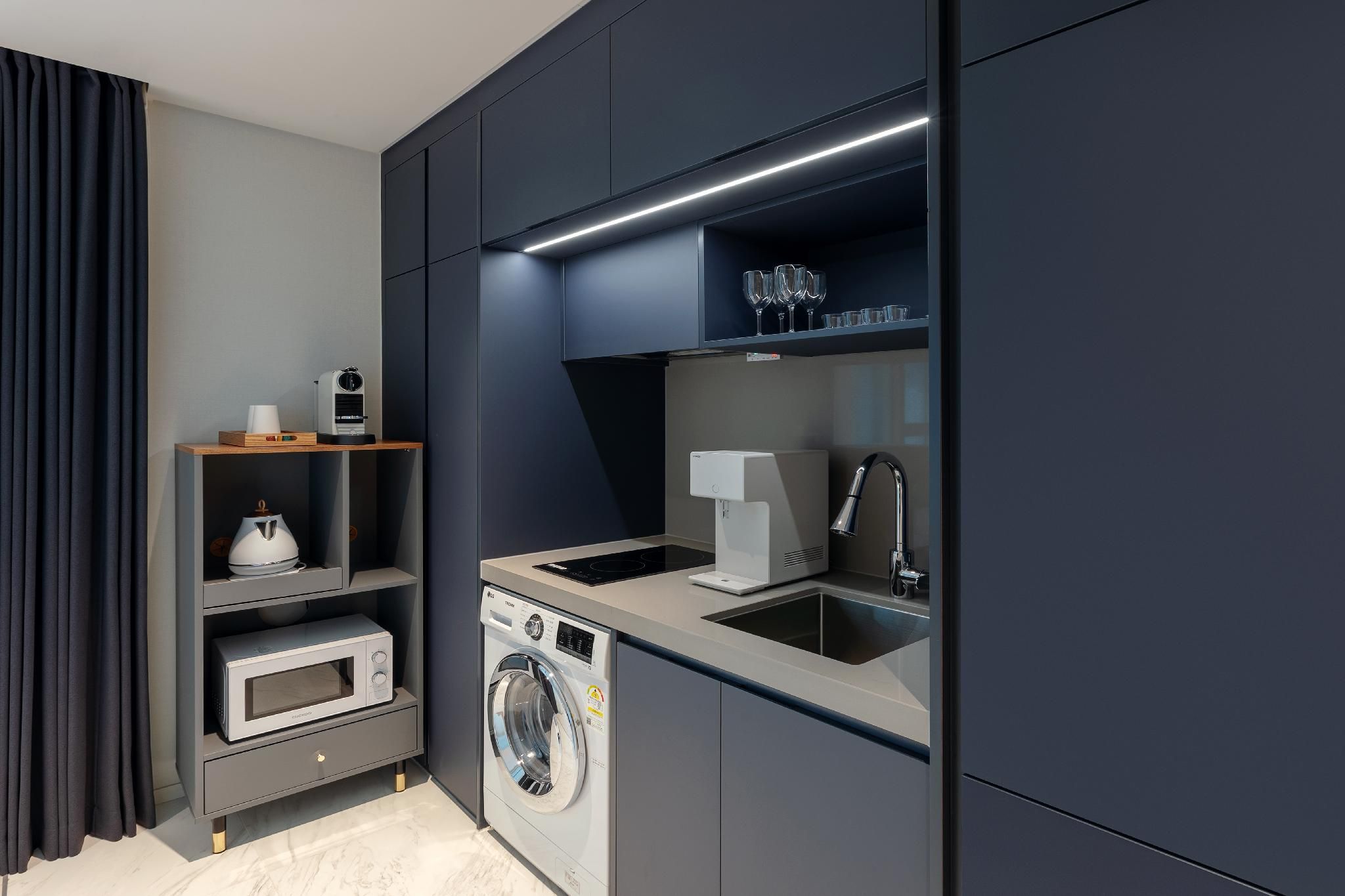 Deluxe Family Twin City View