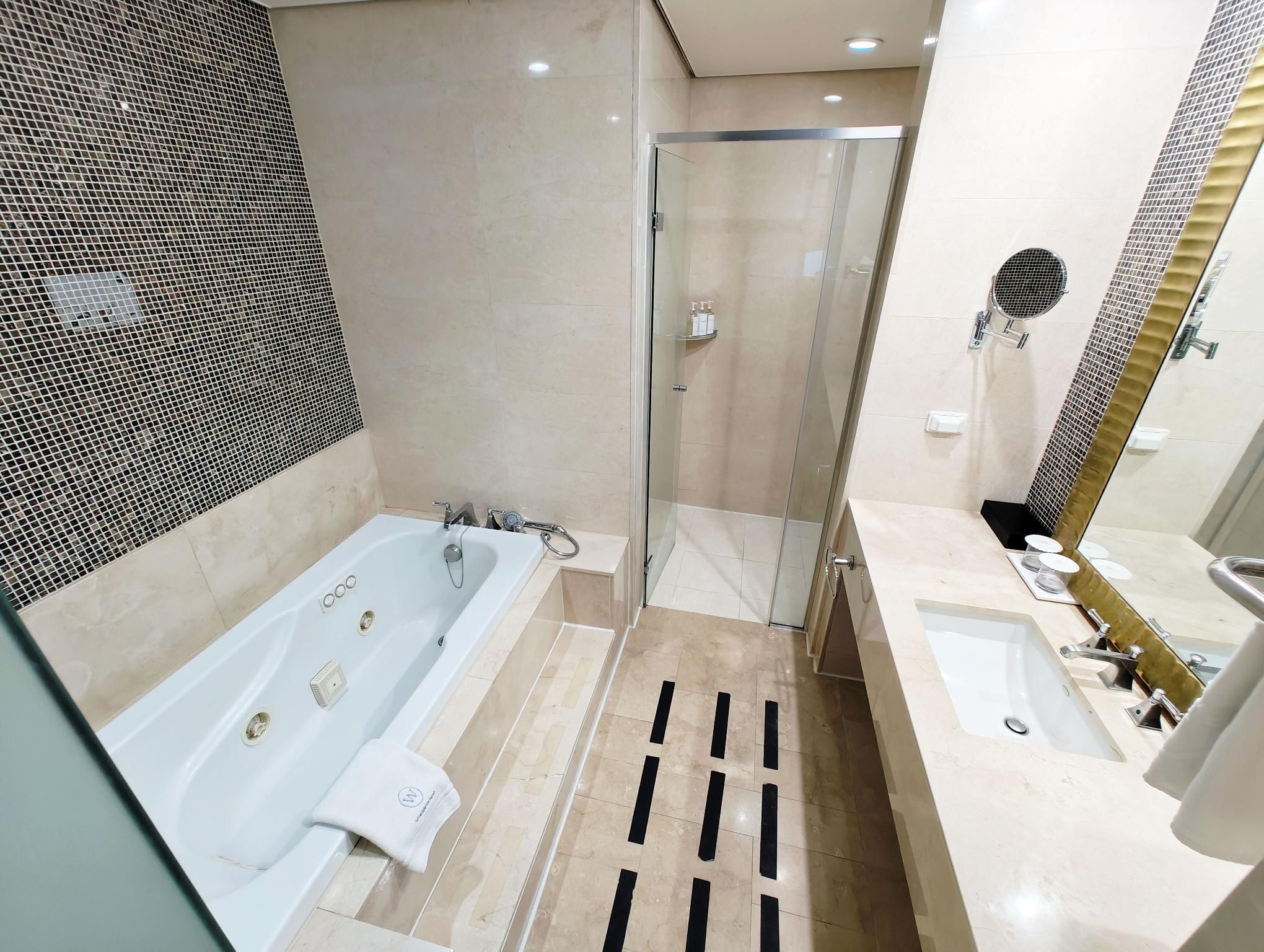 W Residence Hotel Centumcity Suite Twin Family