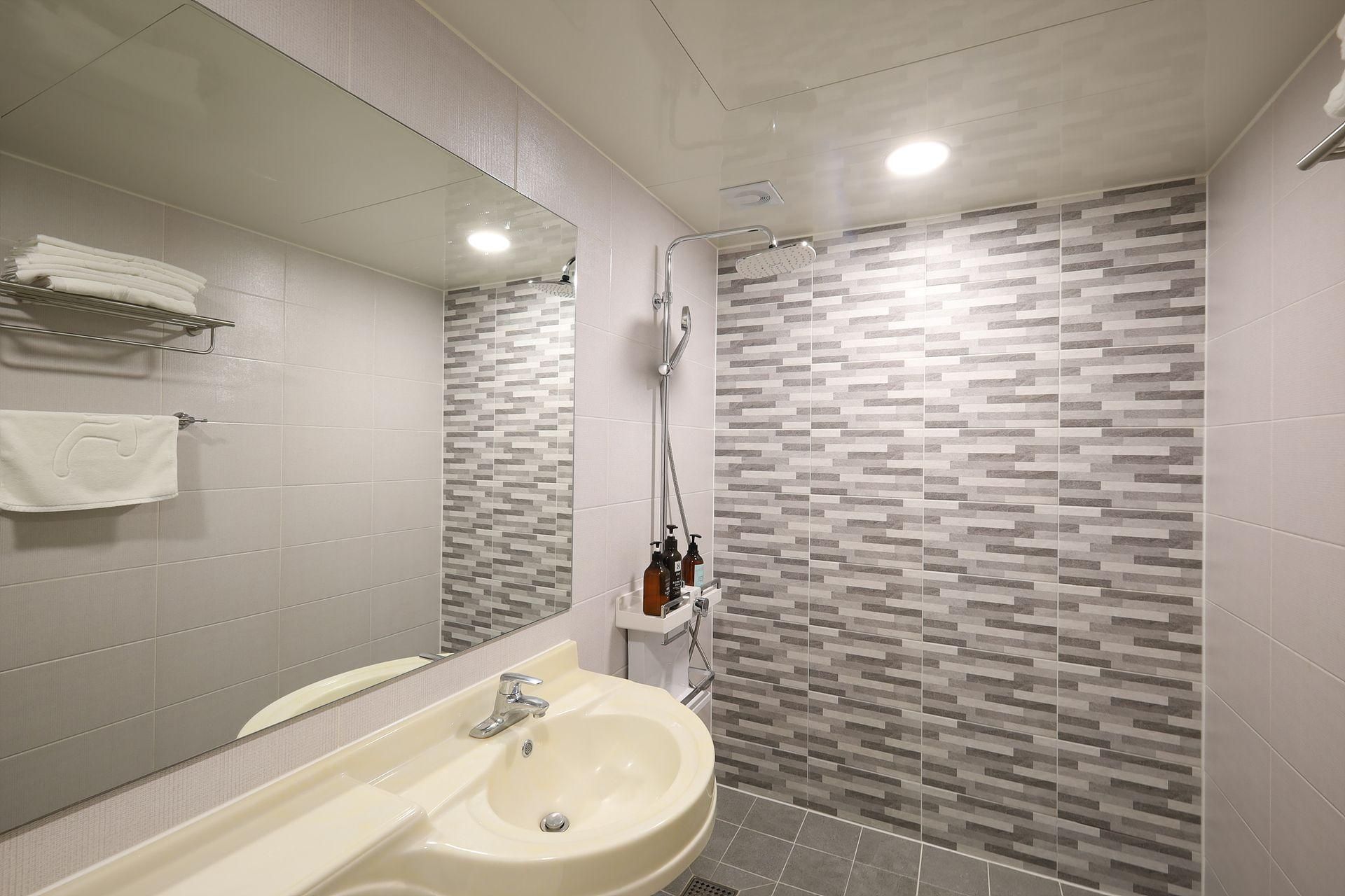 Deluxe Twin - No Parking