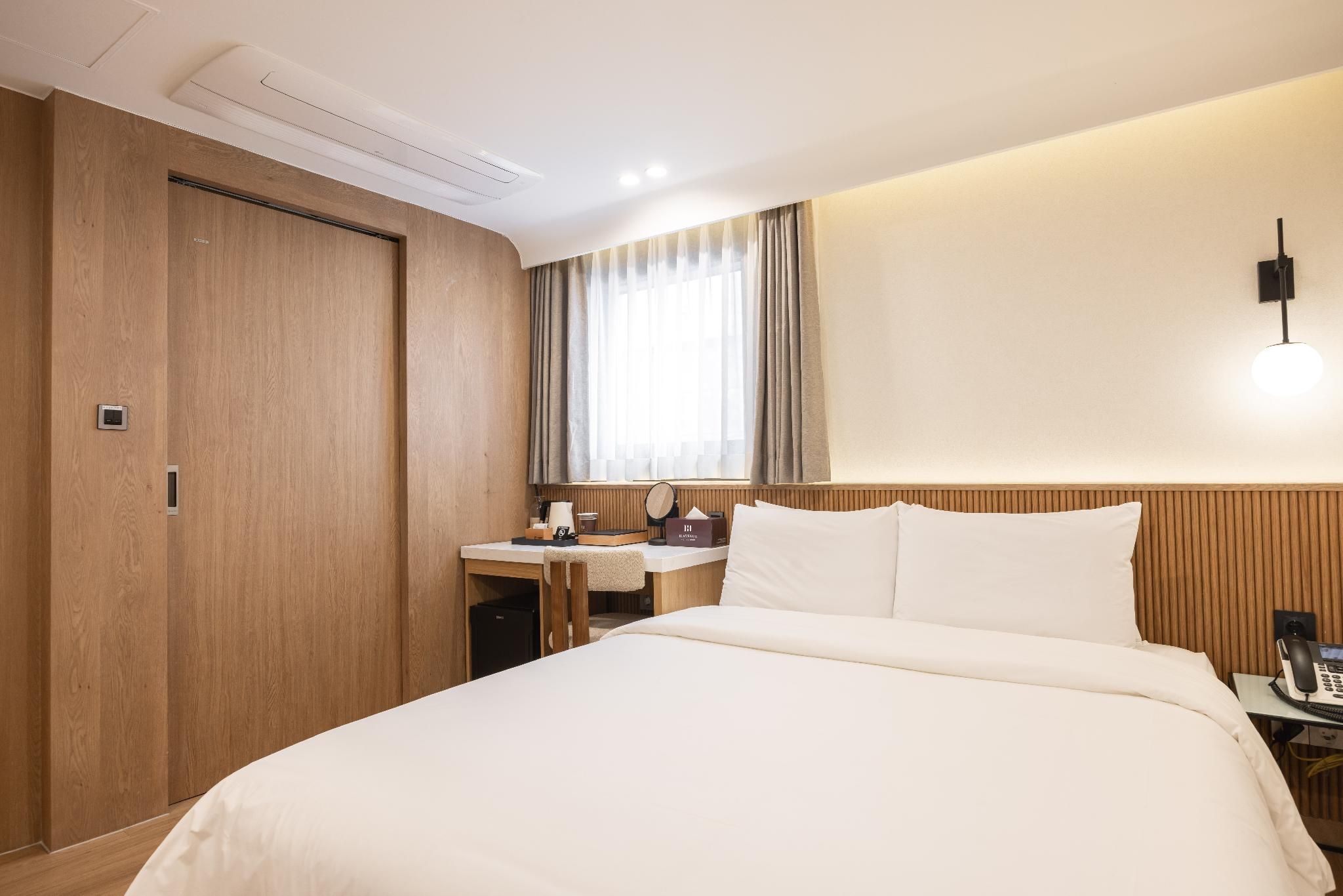 H-AVENUE HOTEL haeundae Deluxe Double Room