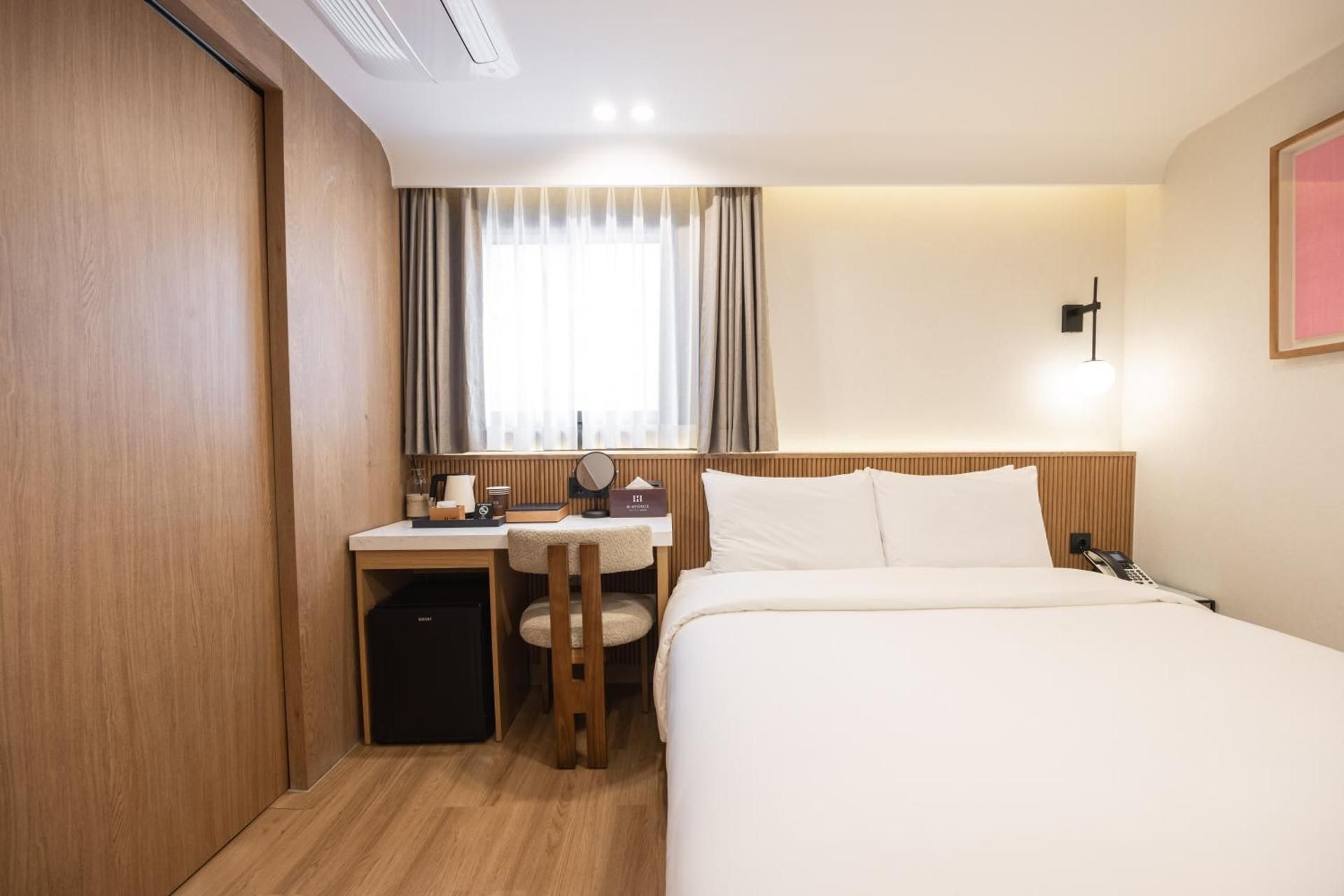 H-AVENUE HOTEL haeundae Deluxe Double Room 2