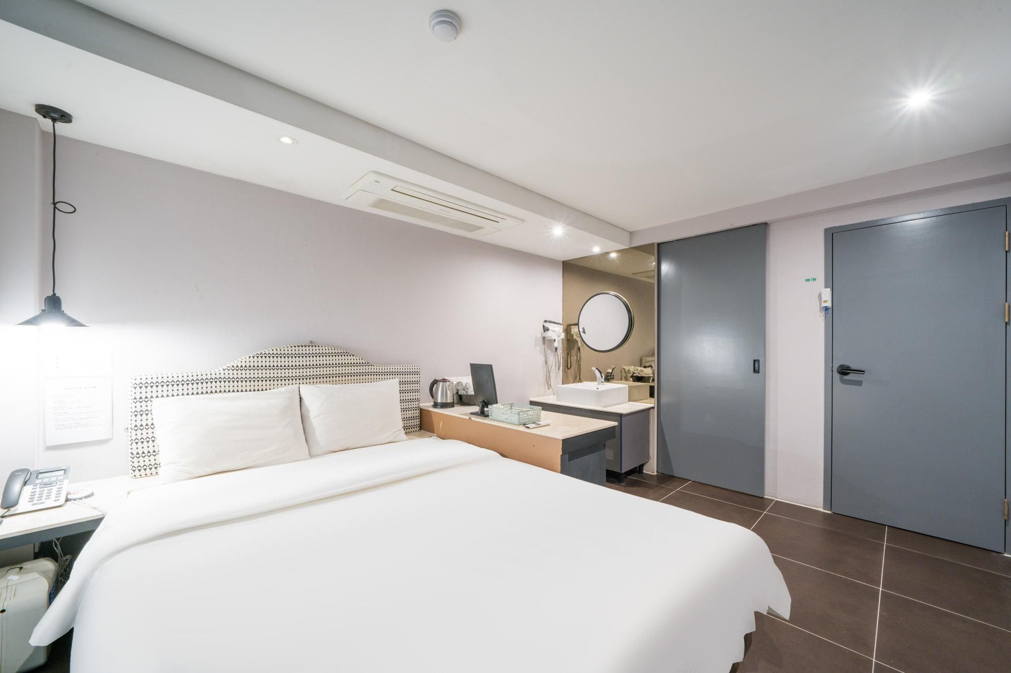 Lazzi Hotel Standard Room 2