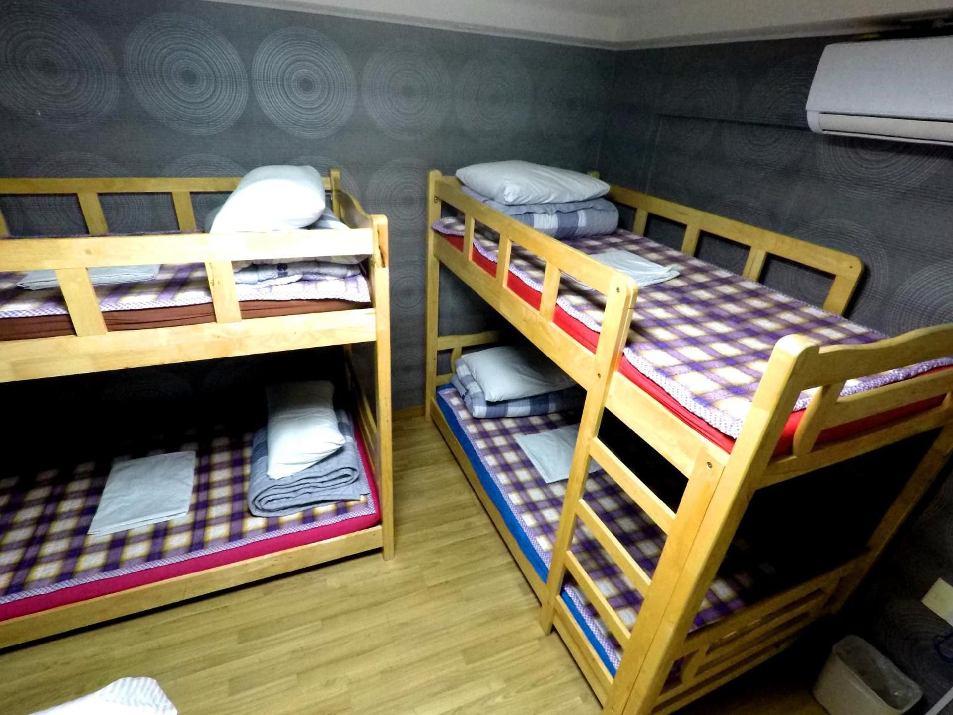 Bunk Bed in Mixed Dormitory Room