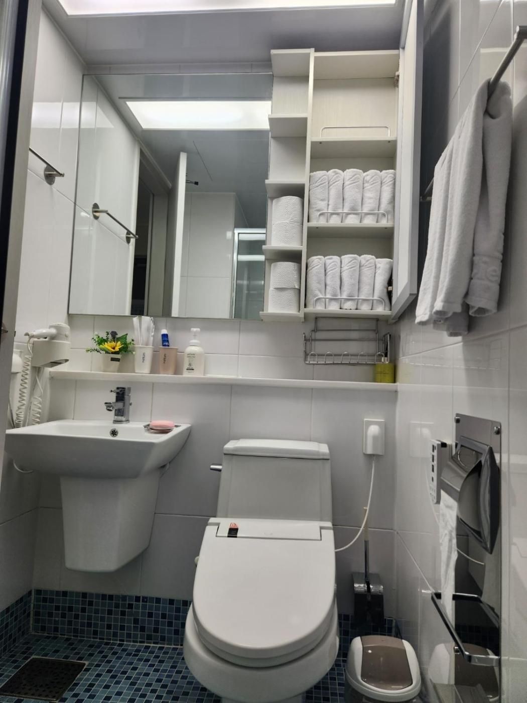 Standard Twin Room with Sea View