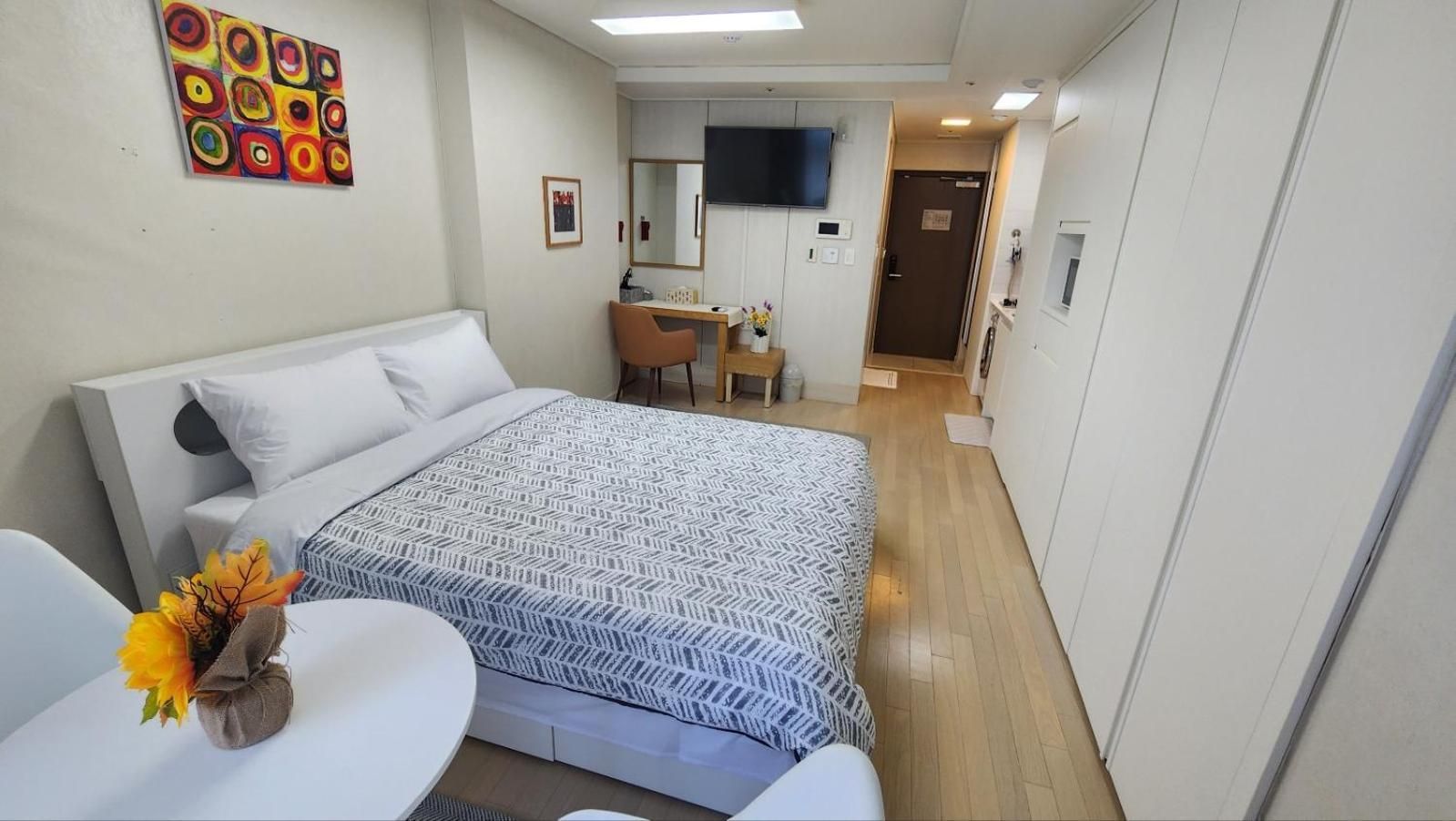 Haeundae Bada Stay Deluxe Double Room 2