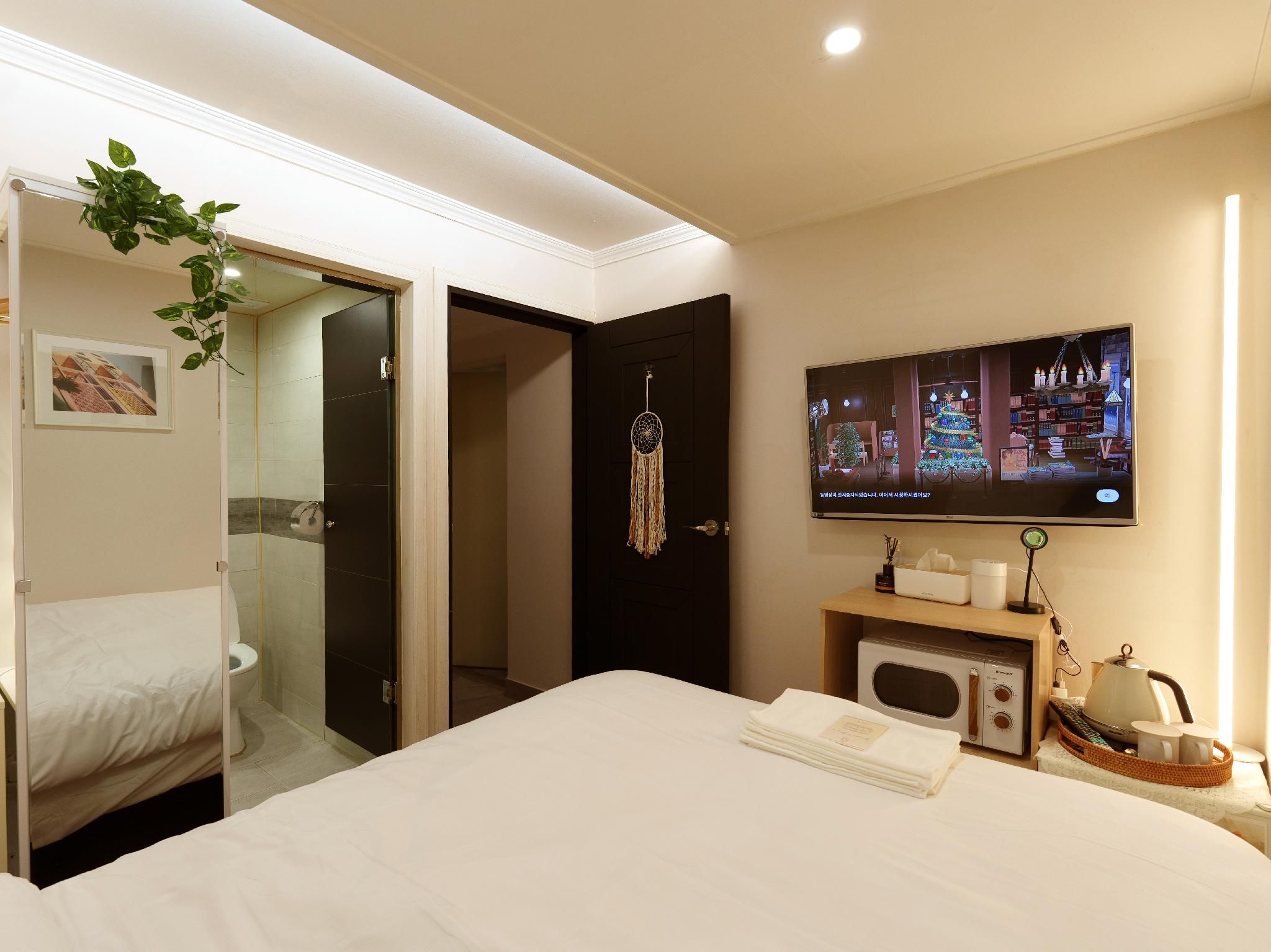 Busan N.Stay Hotel Standard Double 2