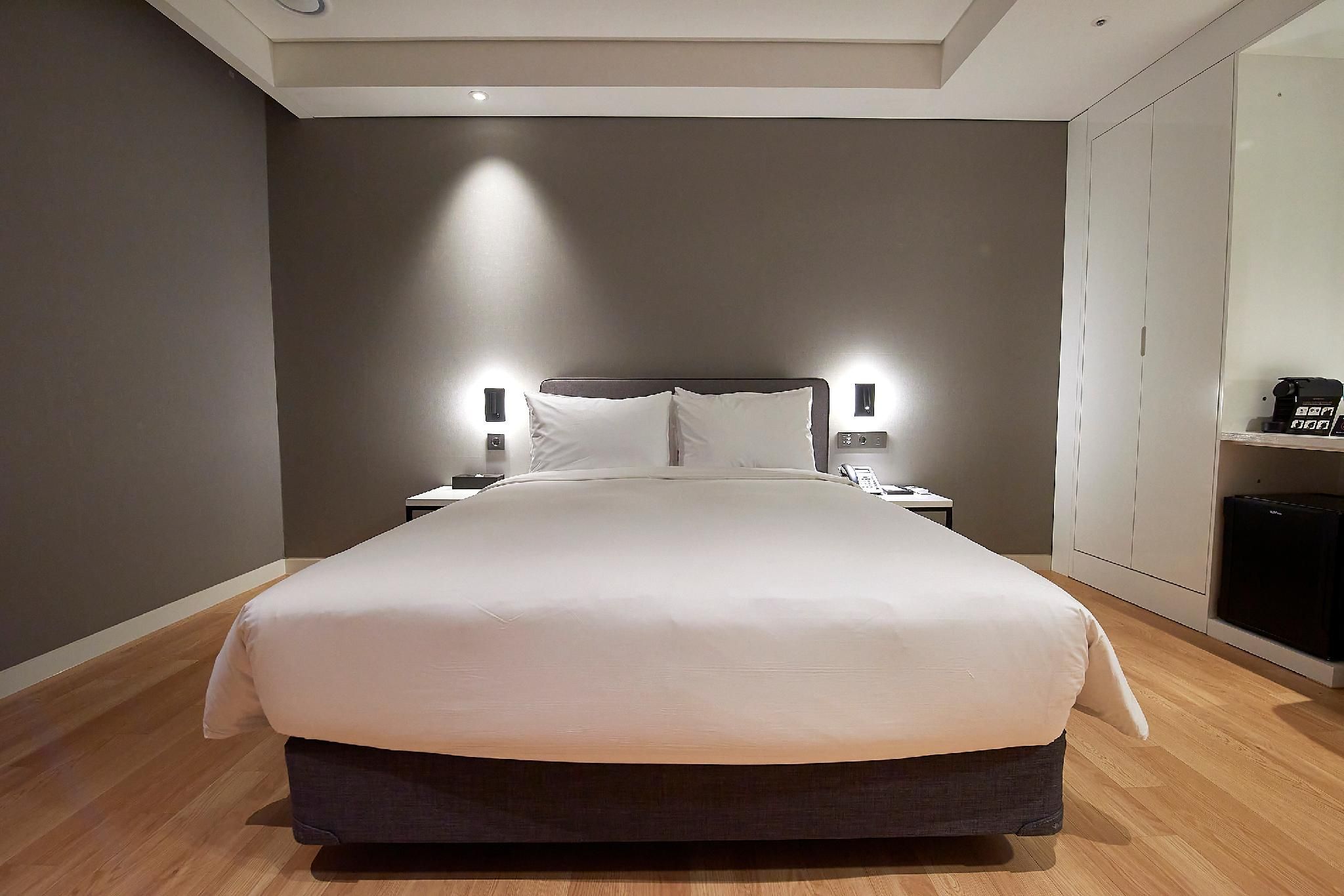 Superior Double Room with Bathtub