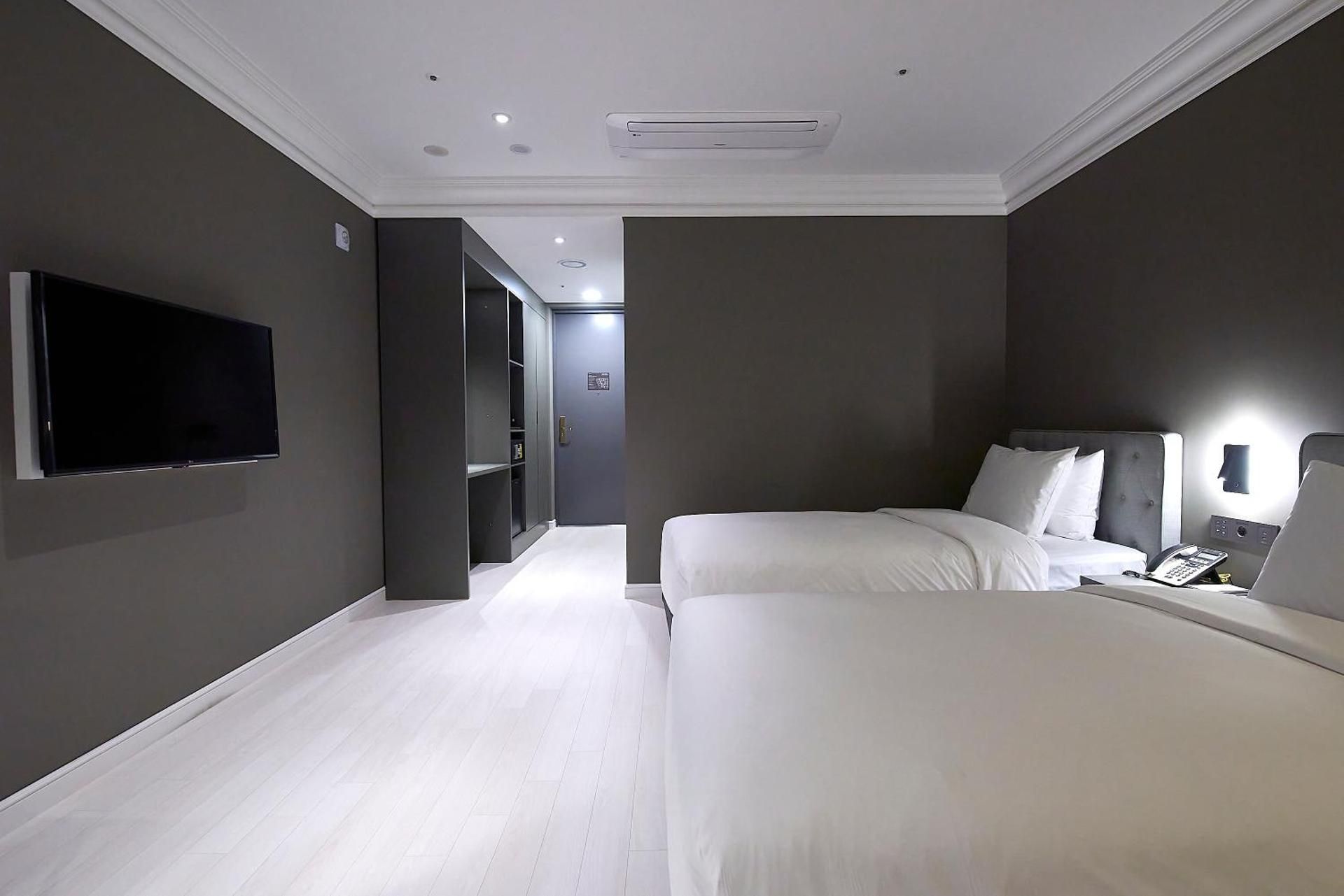 Superior Twin Room B