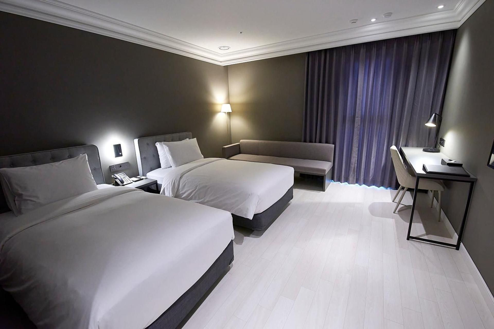 Superior Twin Room B