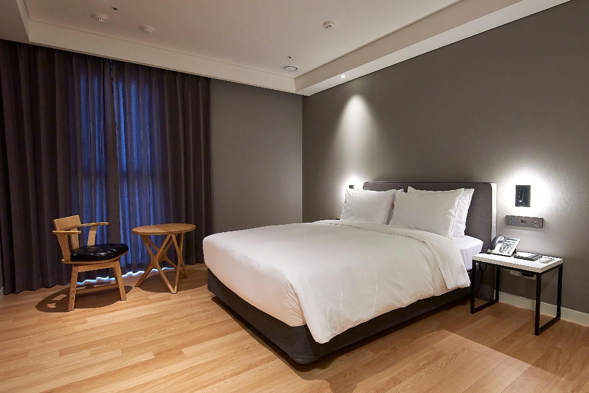 Superior Double Room with Bathtub