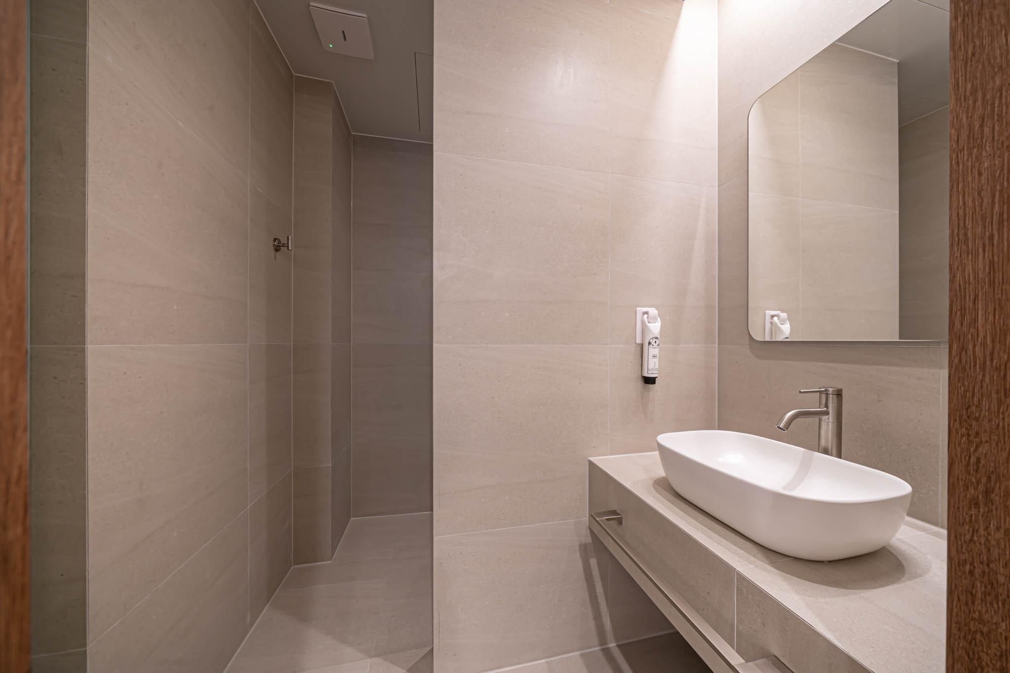 Triple - 1 Queen 1 Single