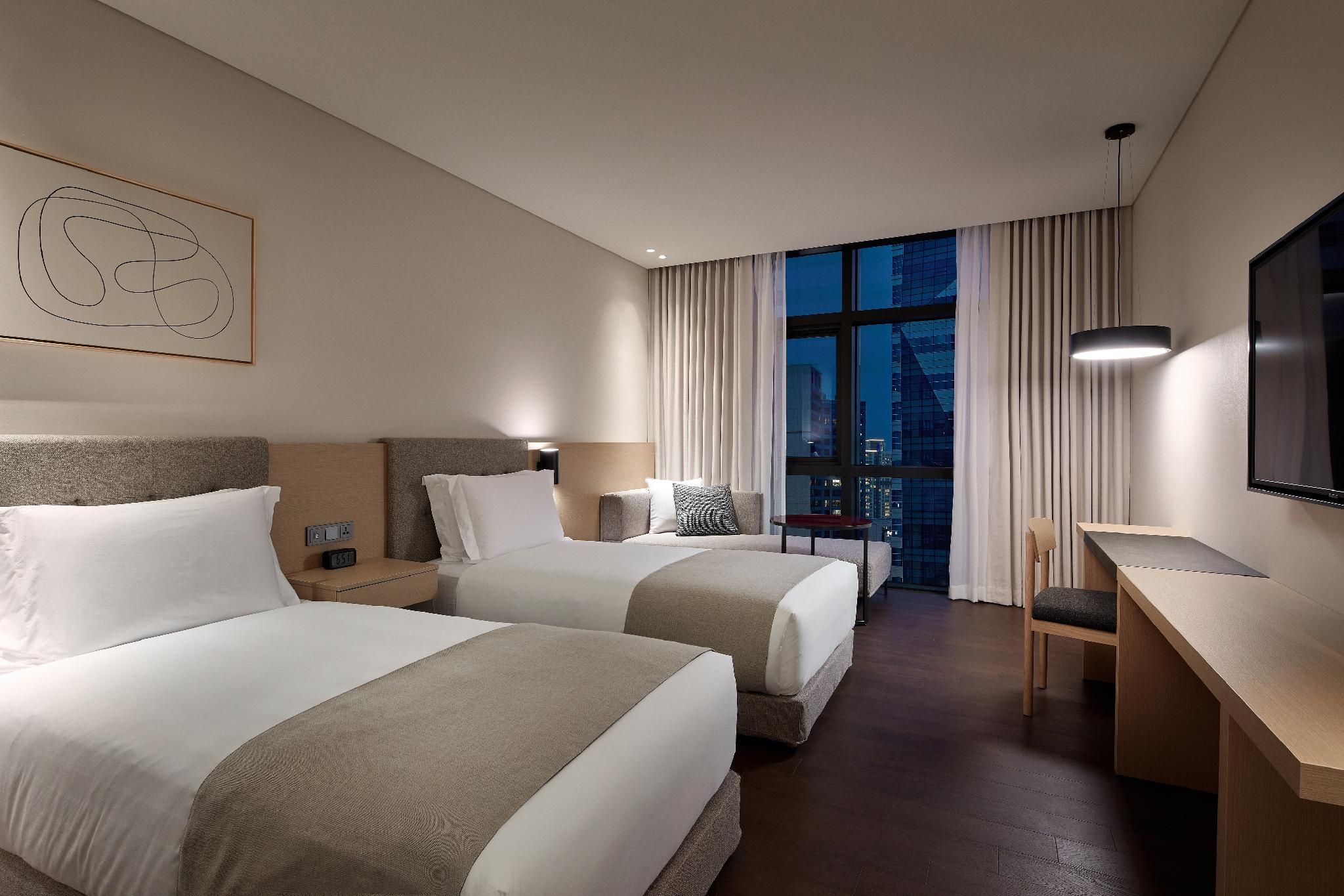 Business PKG, Premier Twin Upgrade - Free Minibar, Breakfast for 1 Person Included
