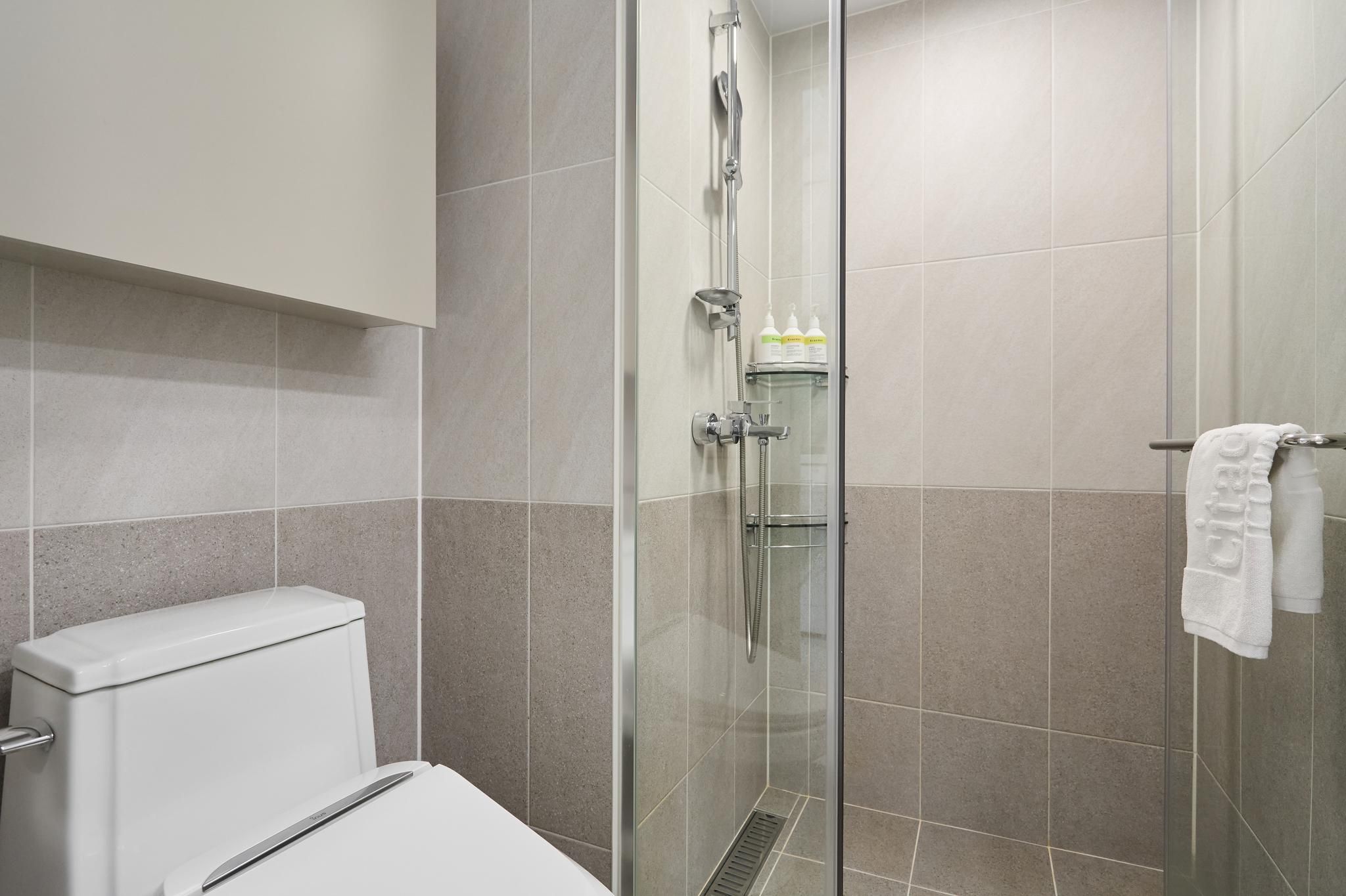 Cabin-A City Harbor Twin