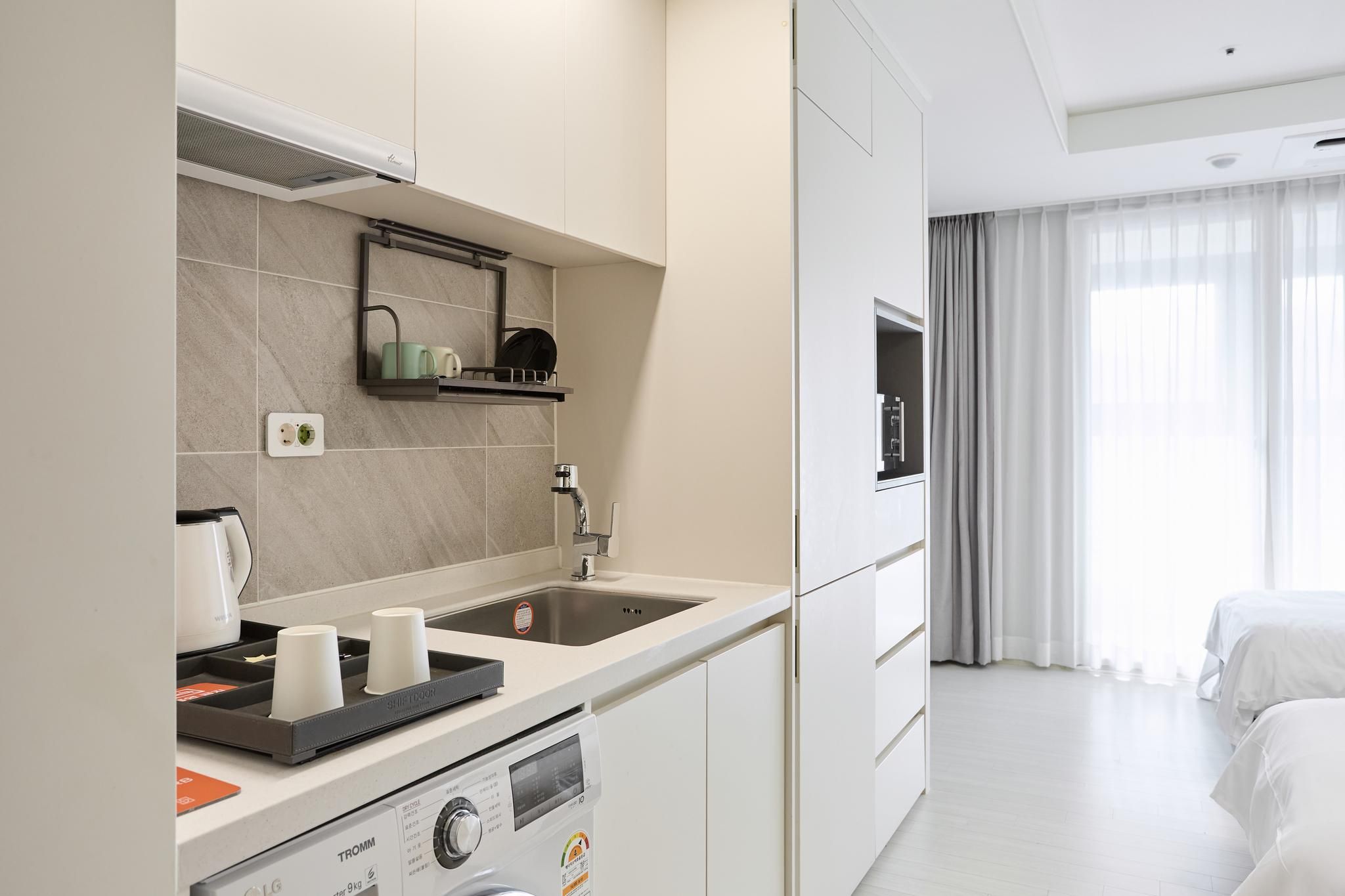 Cabin-A City Harbor Twin