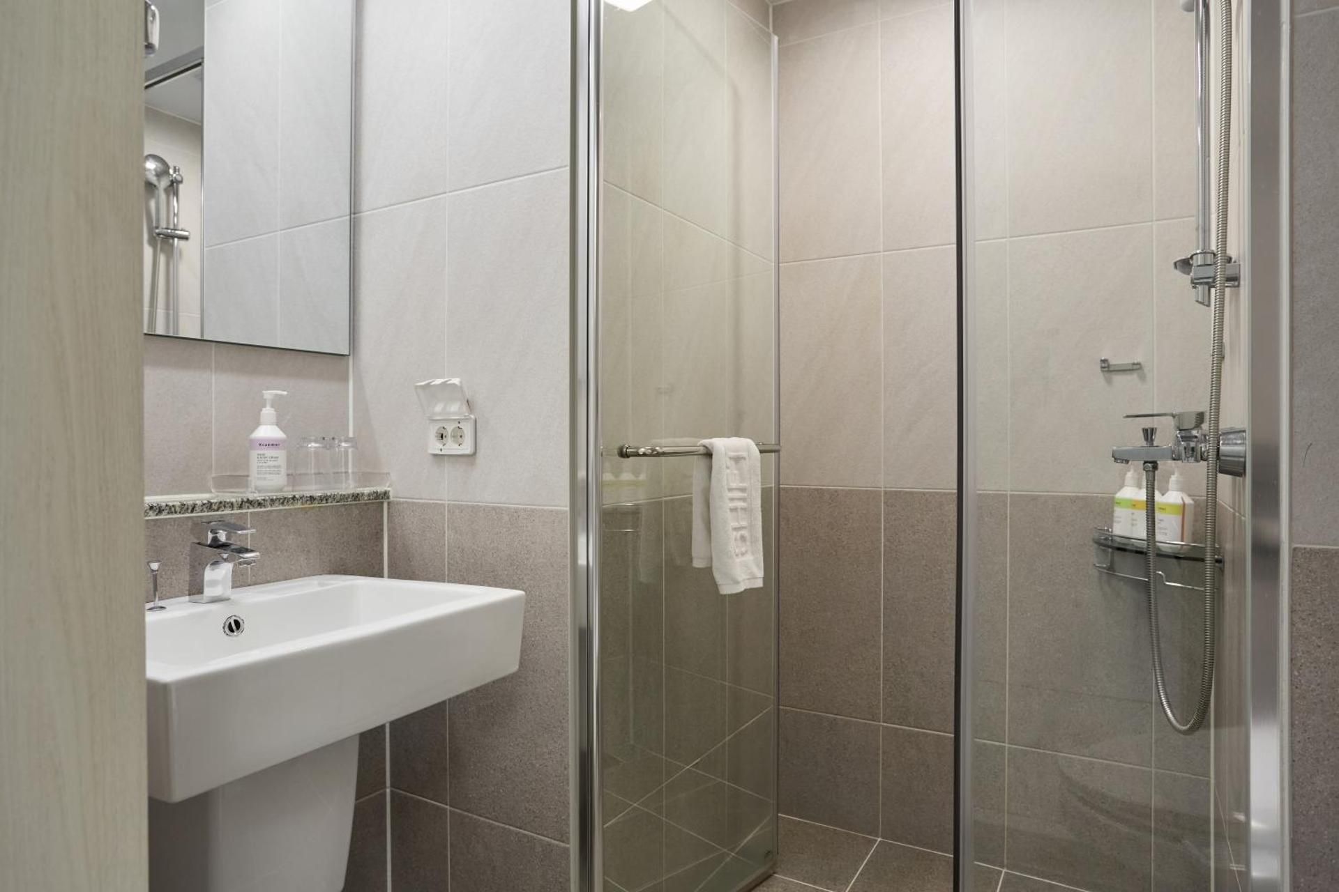 Busan GrazieHotel Cabin-B City Harbor Twin 3