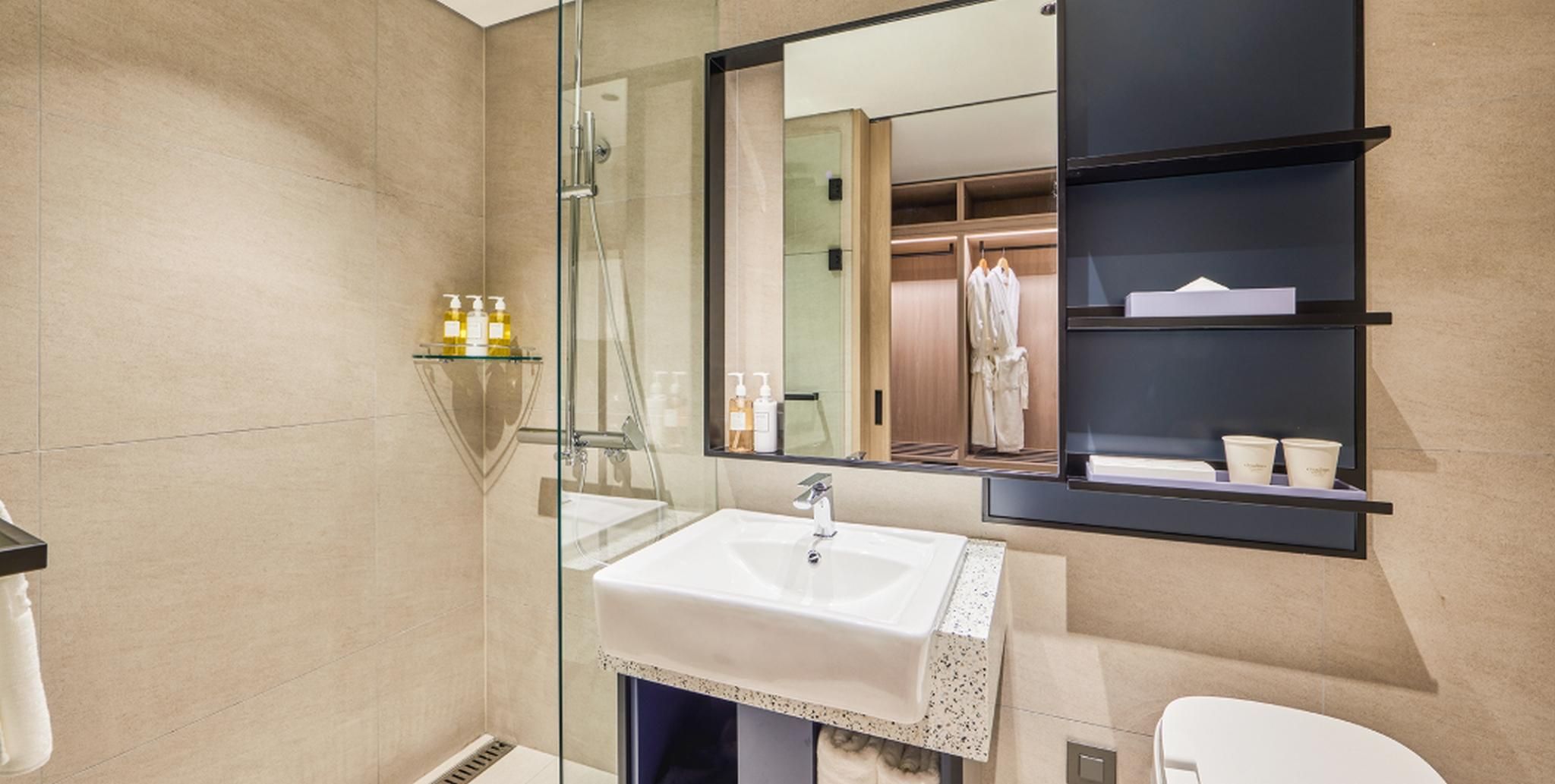 Deluxe King Ocean View