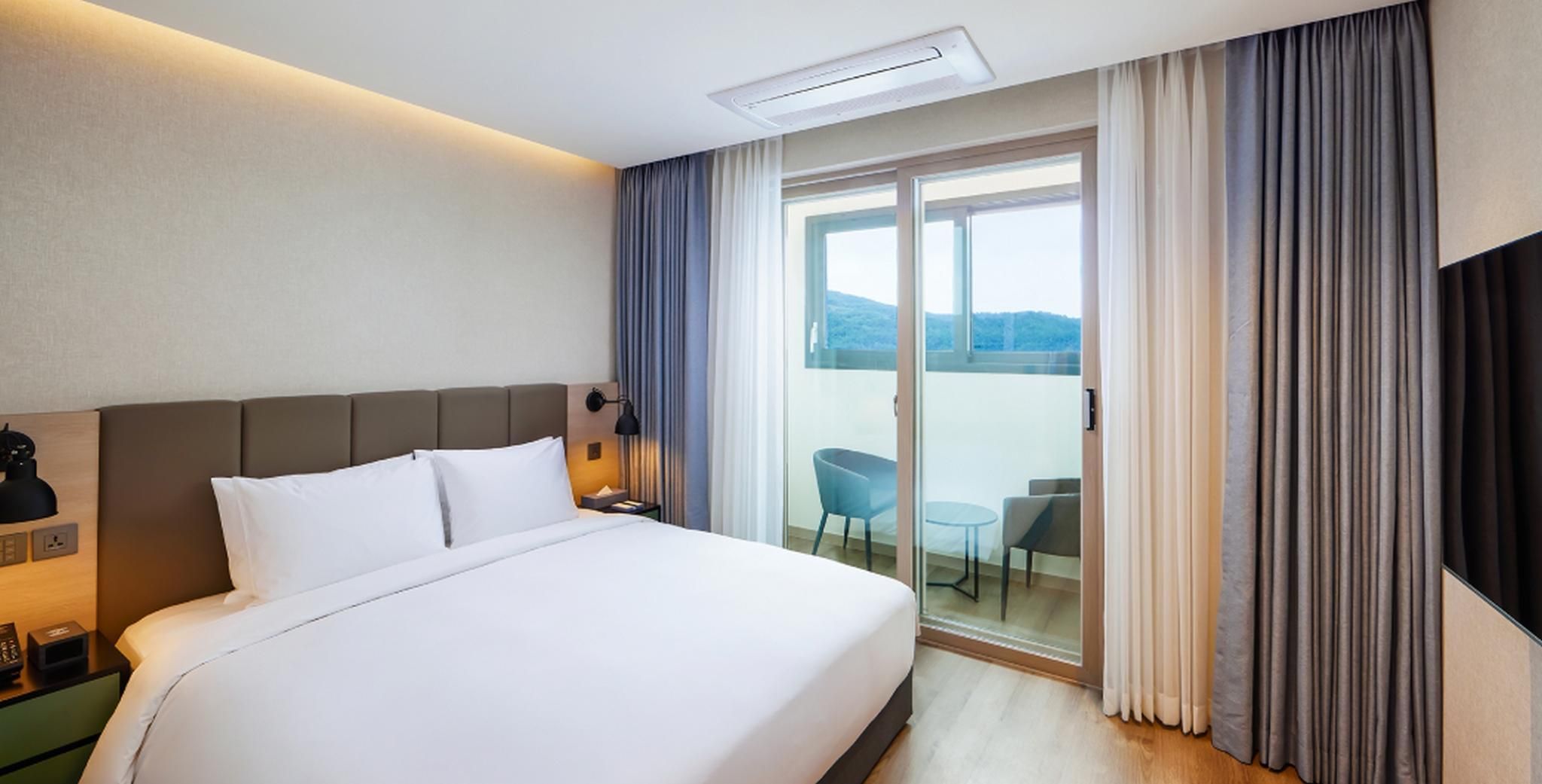 Citadines Connect Hotel Hari Busan Deluxe King City View