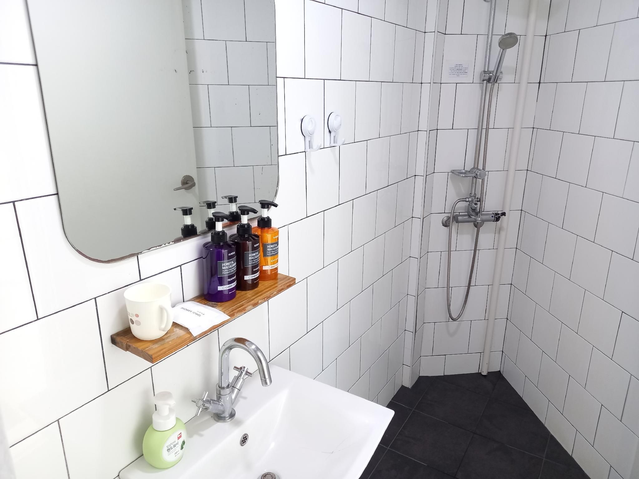 Room 303 Duplex Triple bed (2 single + 1 double)