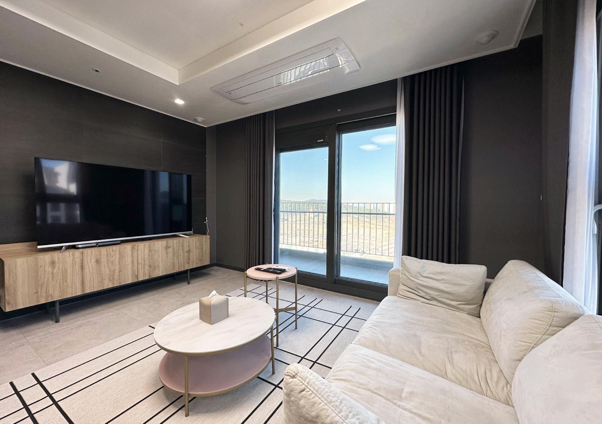 Flat Plus Suite E