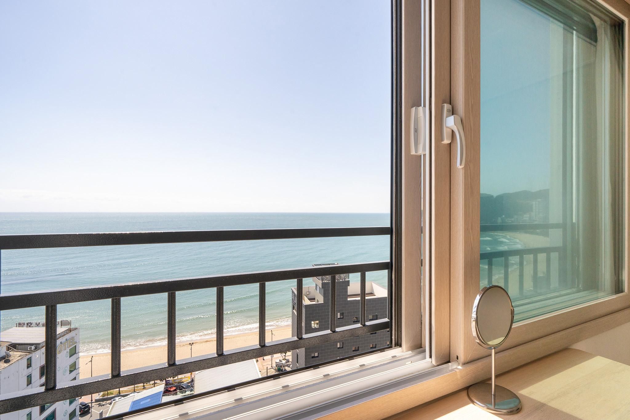 The First Ocean Songjeong Standard Double Room 2